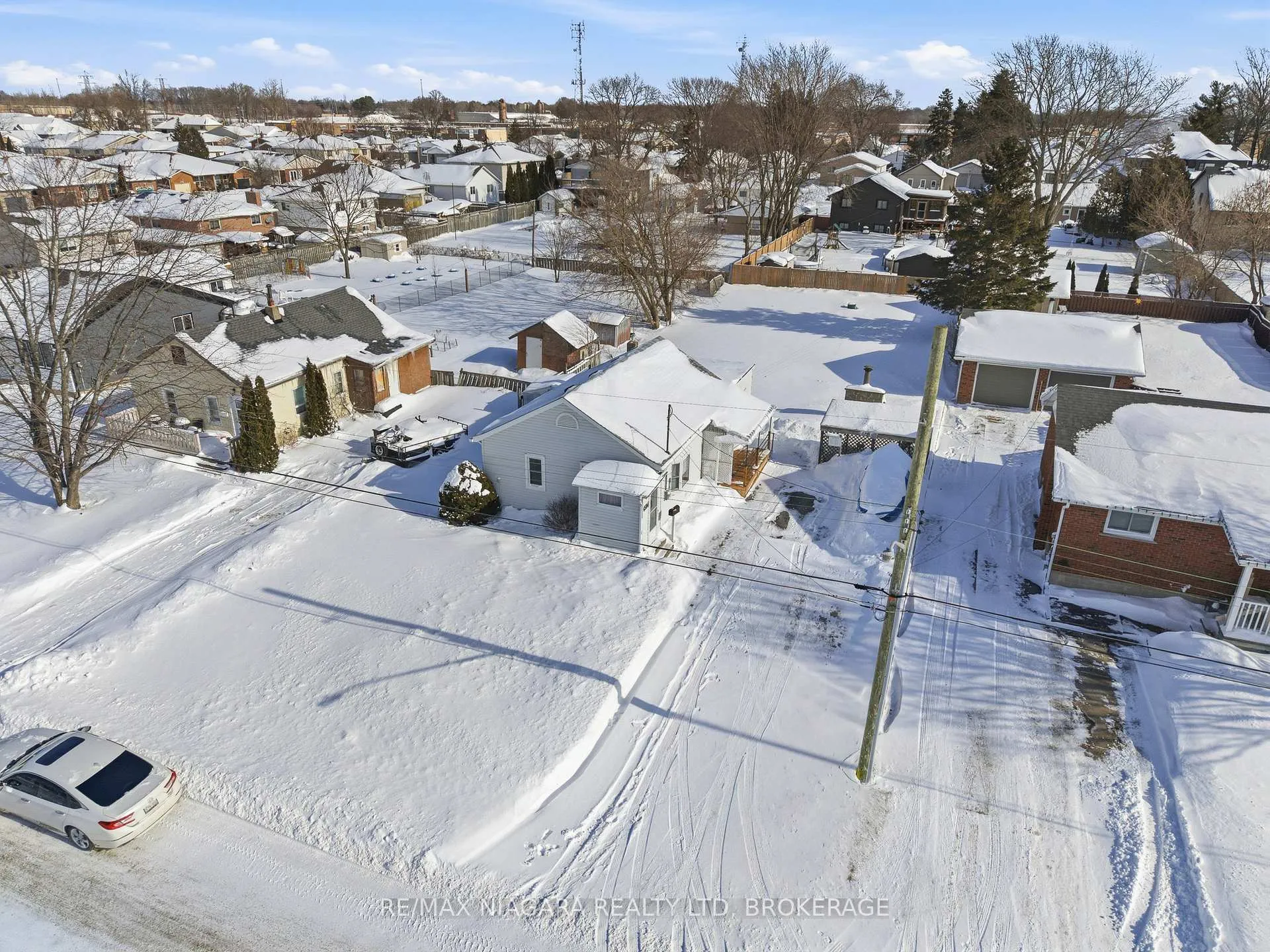 Photo 9 of 4584 Baldwin Avenue, Niagara Falls, Ascot — HOMEH