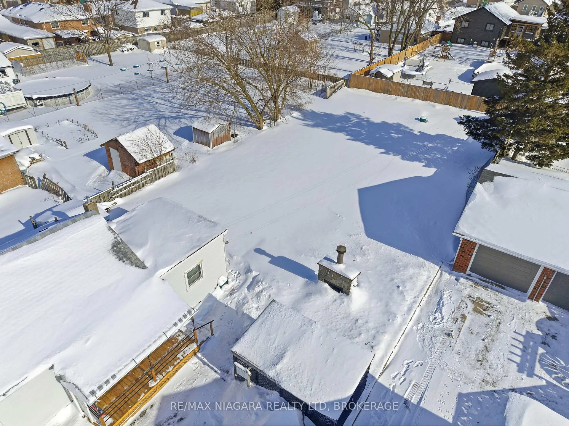Photo 10 of 4584 Baldwin Avenue, Niagara Falls, Ascot — HOMEH