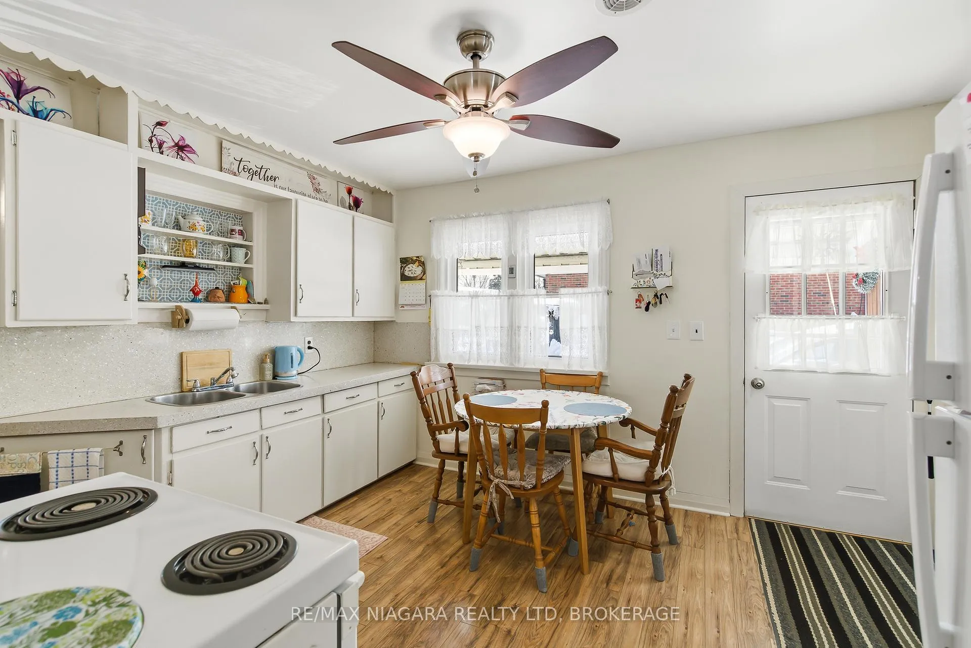 Photo 18 of 4584 Baldwin Avenue, Niagara Falls, Ascot — HOMEH