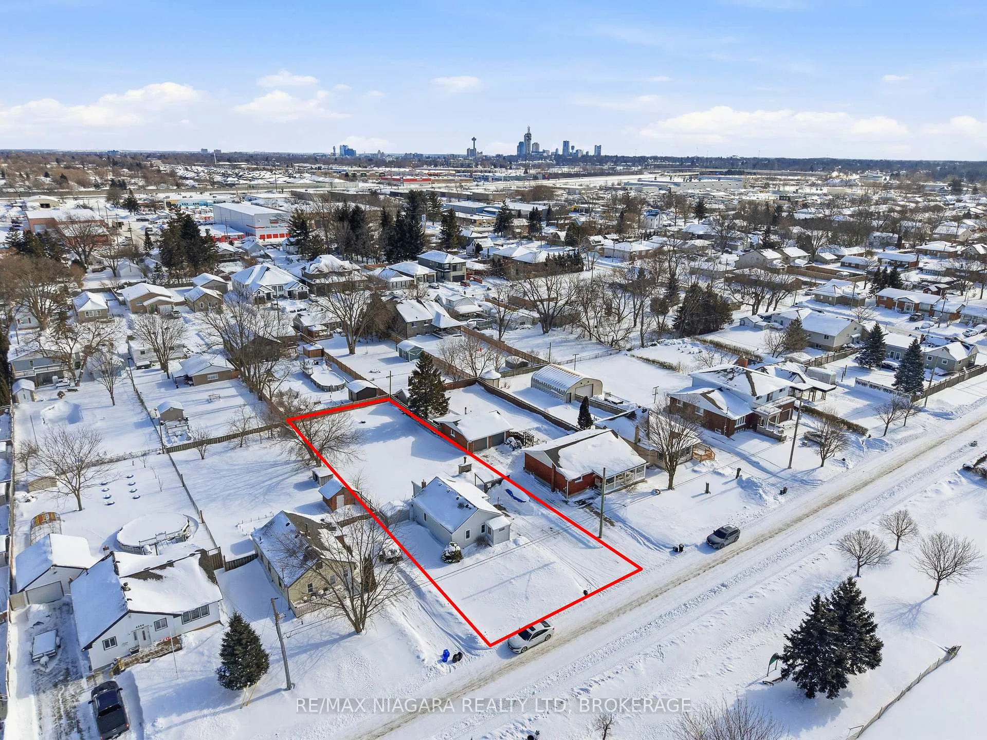 Photo 32 of 4584 Baldwin Avenue, Niagara Falls, Ascot — HOMEH