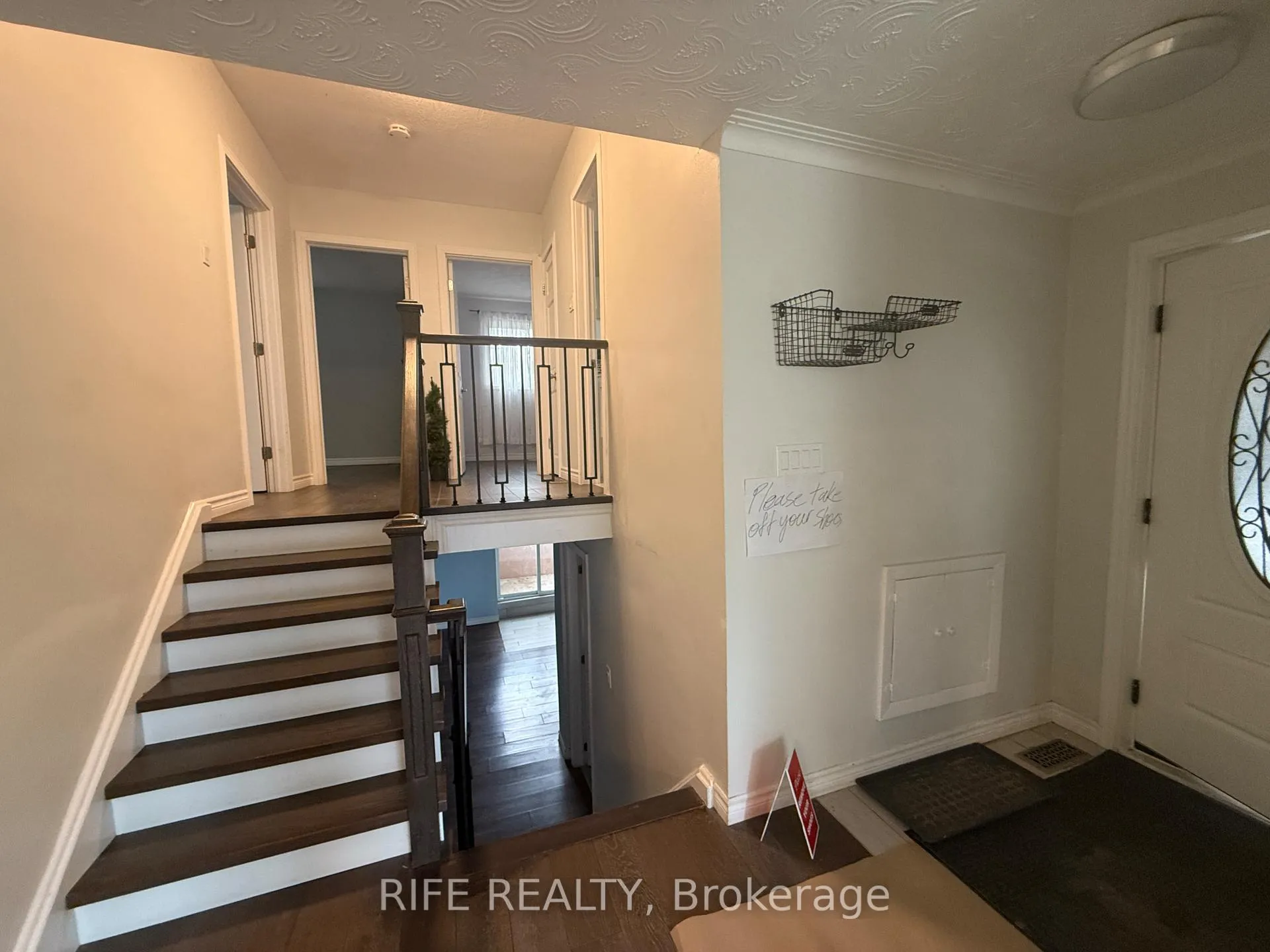 Photo 8 of 38 Aurora Heights Drive, Aurora, Aurora Heights — HOMEH
