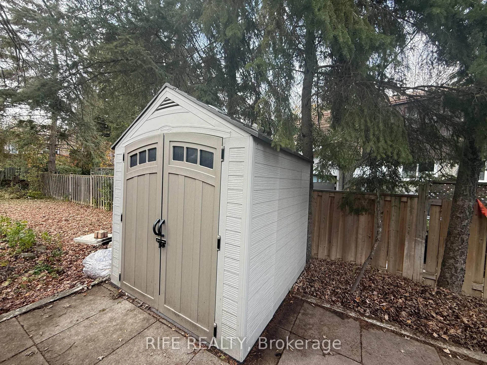 Photo 13 of 38 Aurora Heights Drive, Aurora, Aurora Heights — HOMEH