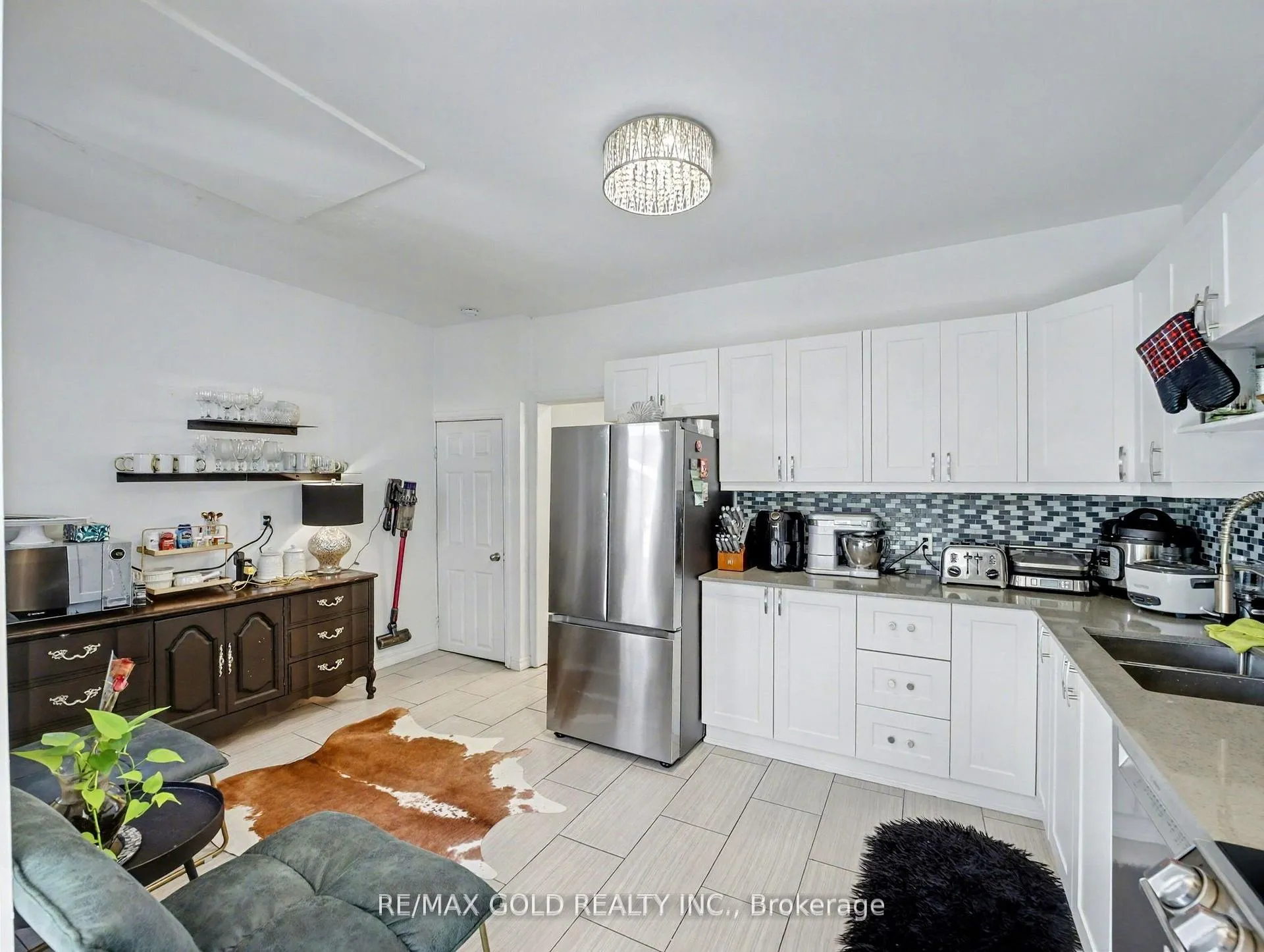 Photo 10 of 75 Chestnut Avenue, Hamilton, Gibson — HOMEH