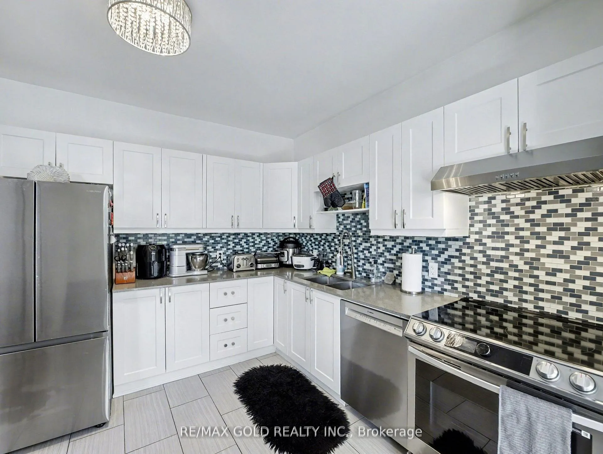 Photo 11 of 75 Chestnut Avenue, Hamilton, Gibson — HOMEH