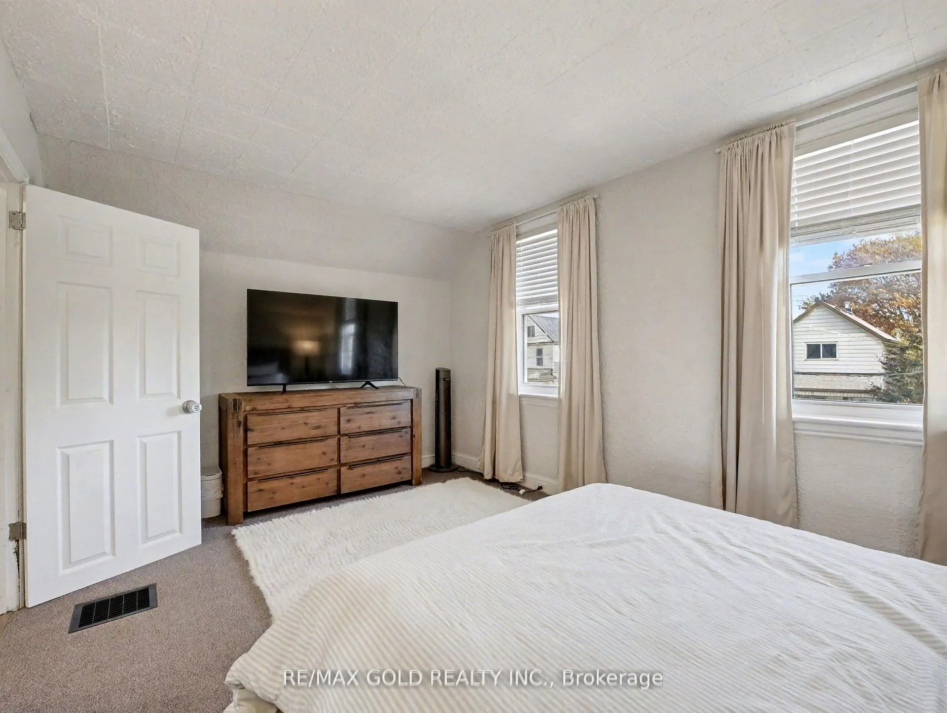 Photo 15 of 75 Chestnut Avenue, Hamilton, Gibson — HOMEH