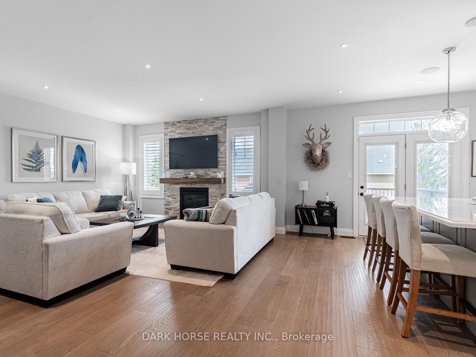 Photo 4 of 420 Northglen Boulevard, Clarington, Bowmanville — HOMEH