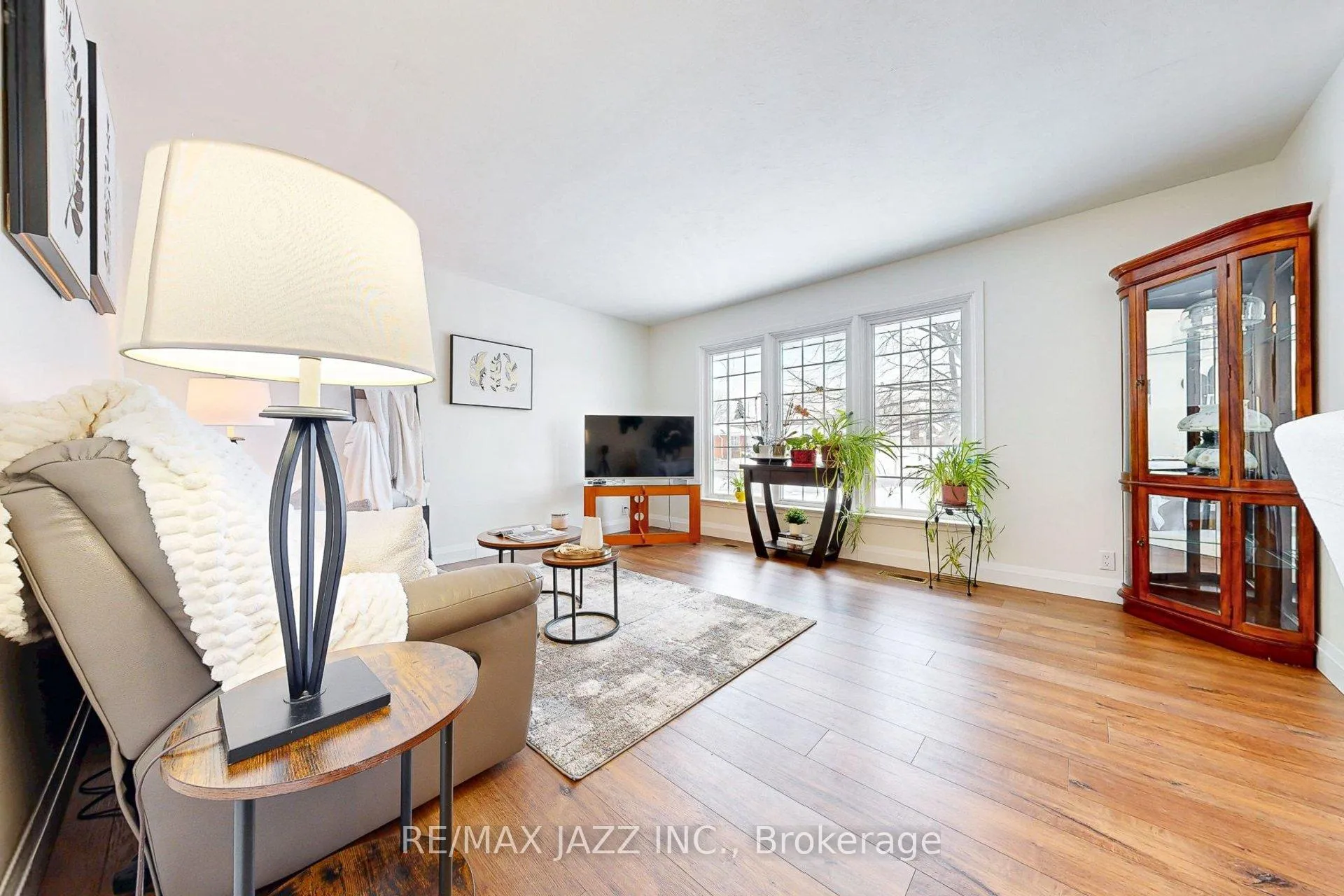 Photo 9 of 579 Bond Street E, Oshawa, Eastdale — HOMEH