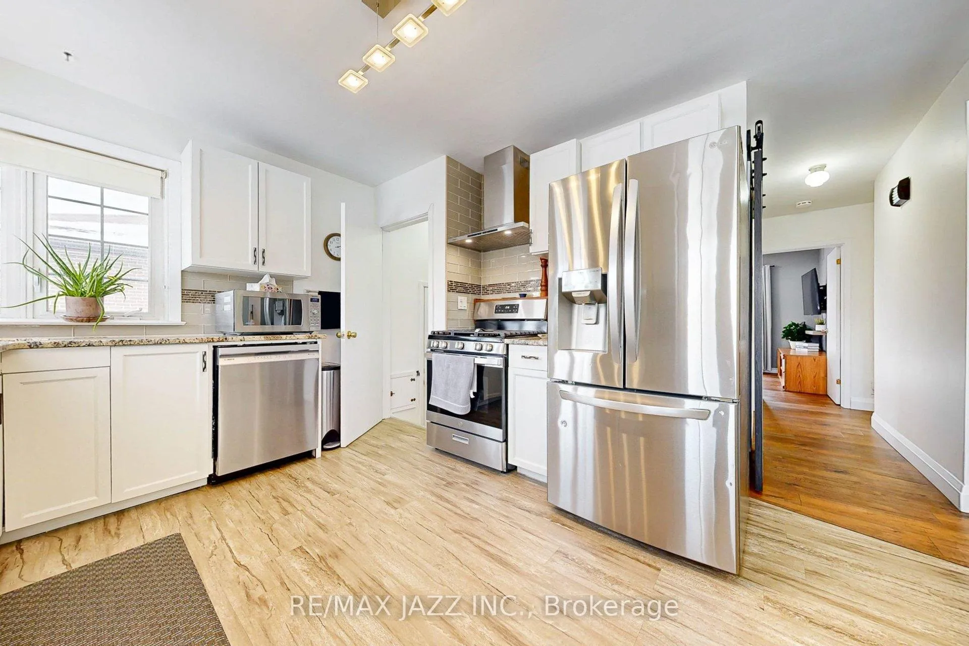 Photo 14 of 579 Bond Street E, Oshawa, Eastdale — HOMEH