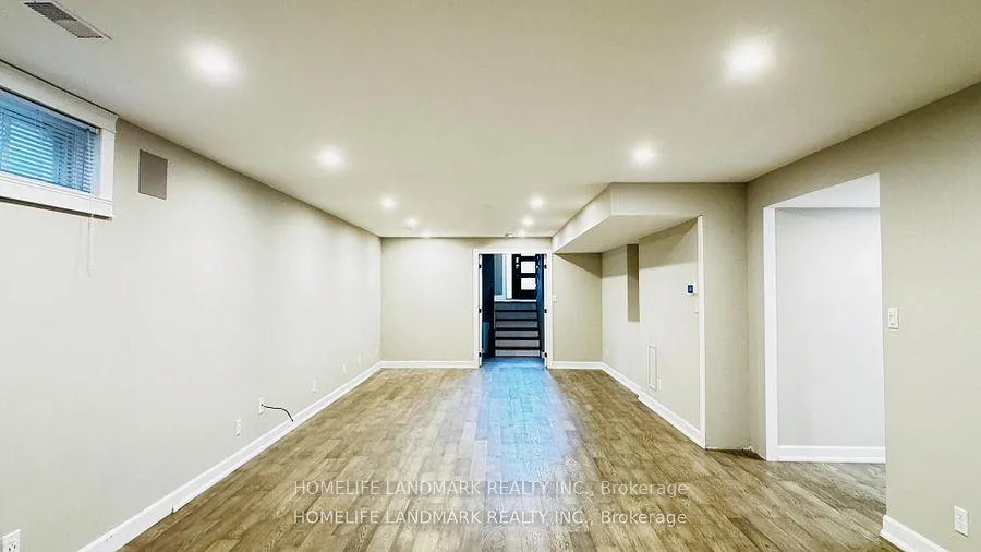 Photo 4 of 26 Monique Crescent, Barrie, East Bayfield — HOMEH