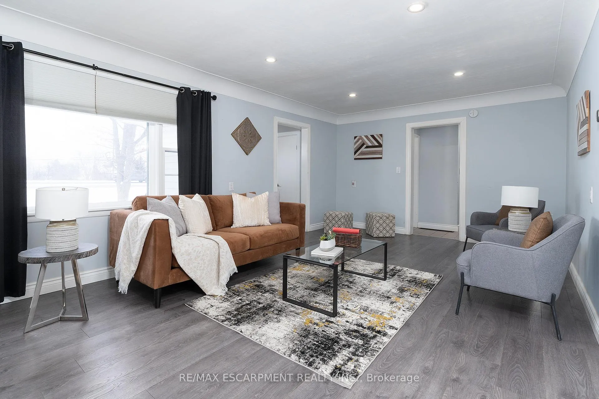 Photo 2 of 2448 Wilson Street W, Hamilton, Rural Ancaster — HOMEH