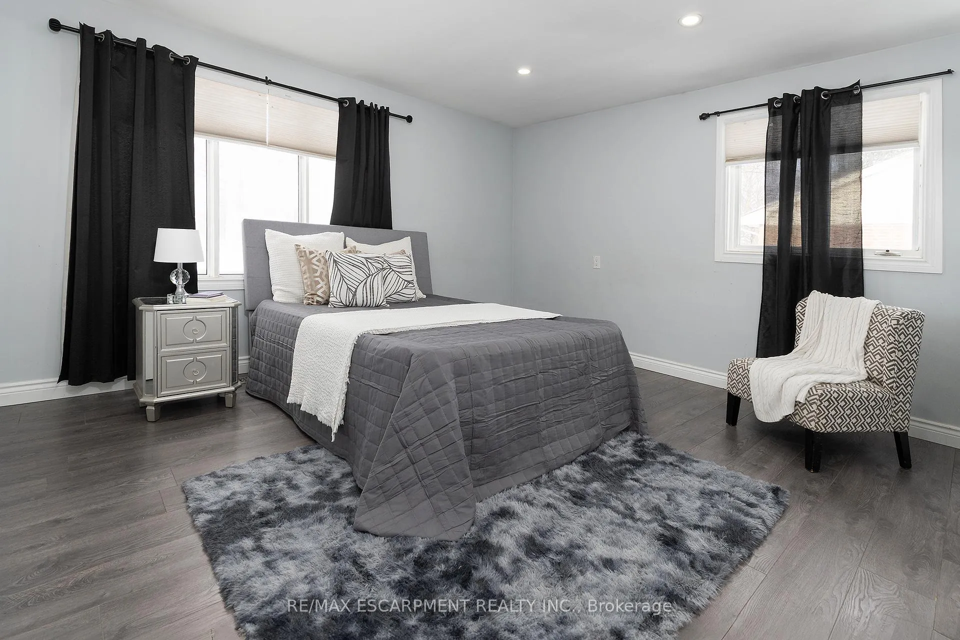 Photo 9 of 2448 Wilson Street W, Hamilton, Rural Ancaster — HOMEH