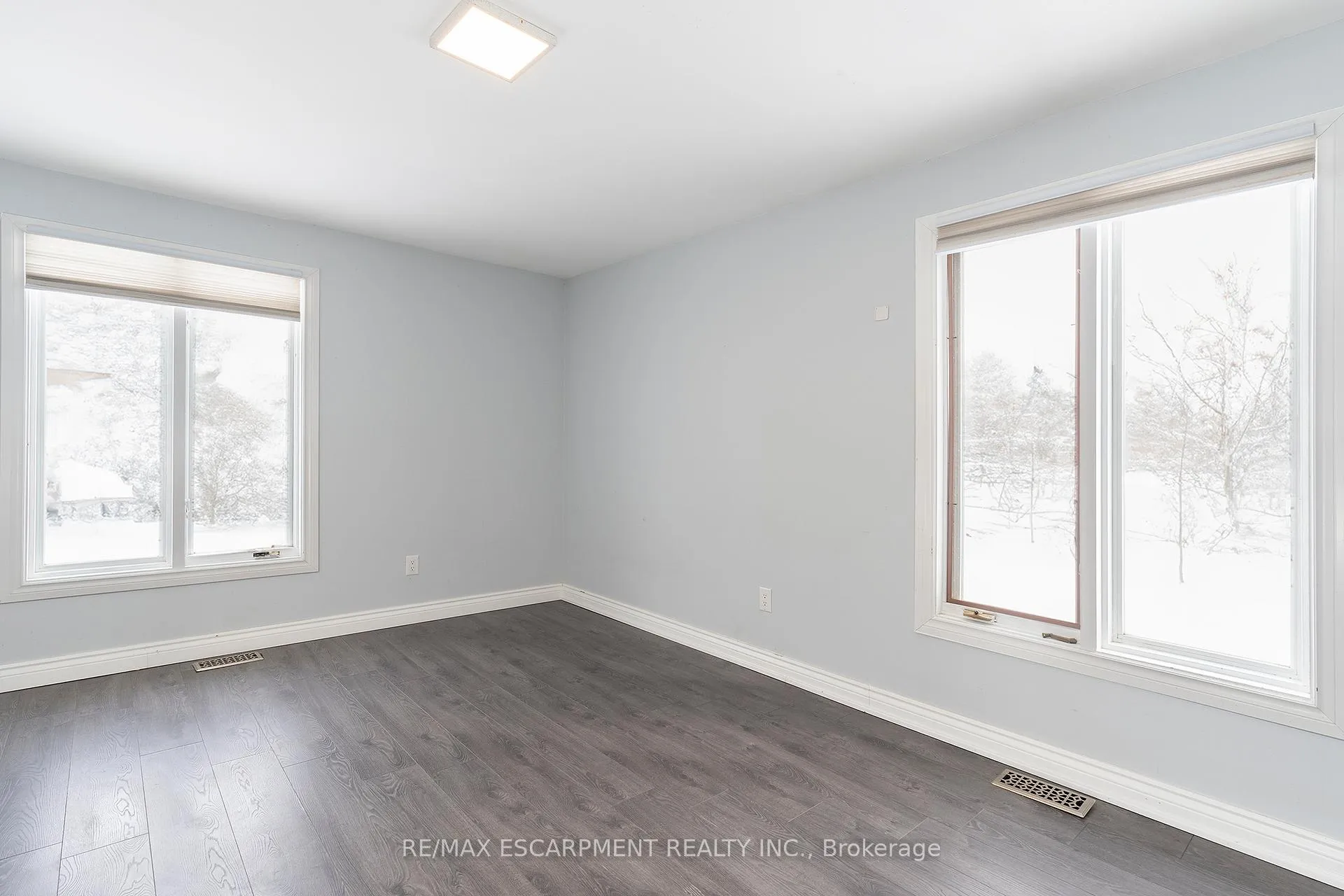 Photo 11 of 2448 Wilson Street W, Hamilton, Rural Ancaster — HOMEH