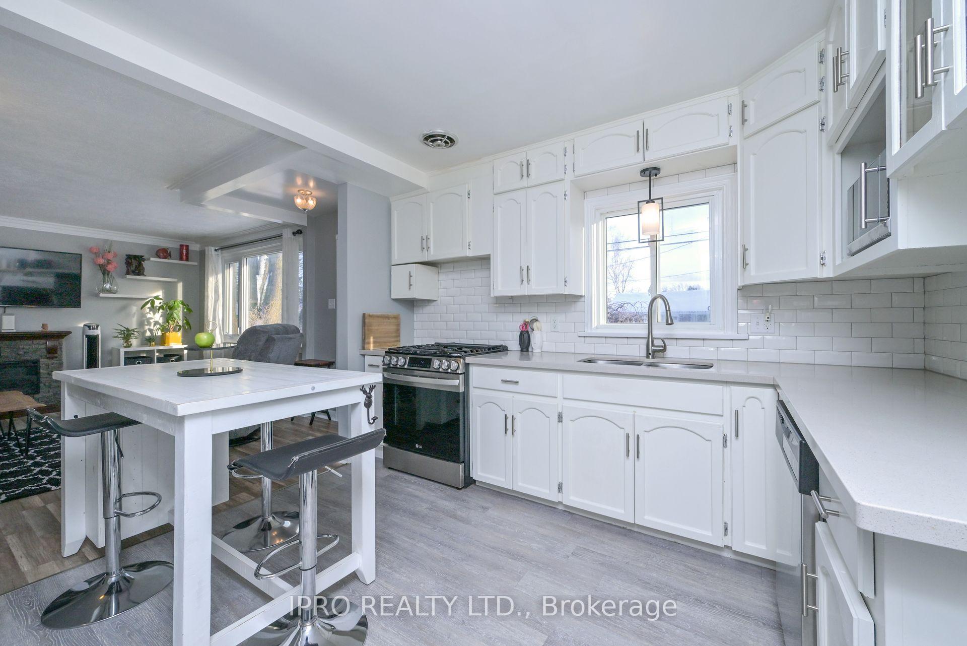 Photo 5 of 204 Brock Street, Clearview, Stayner — HOMEH