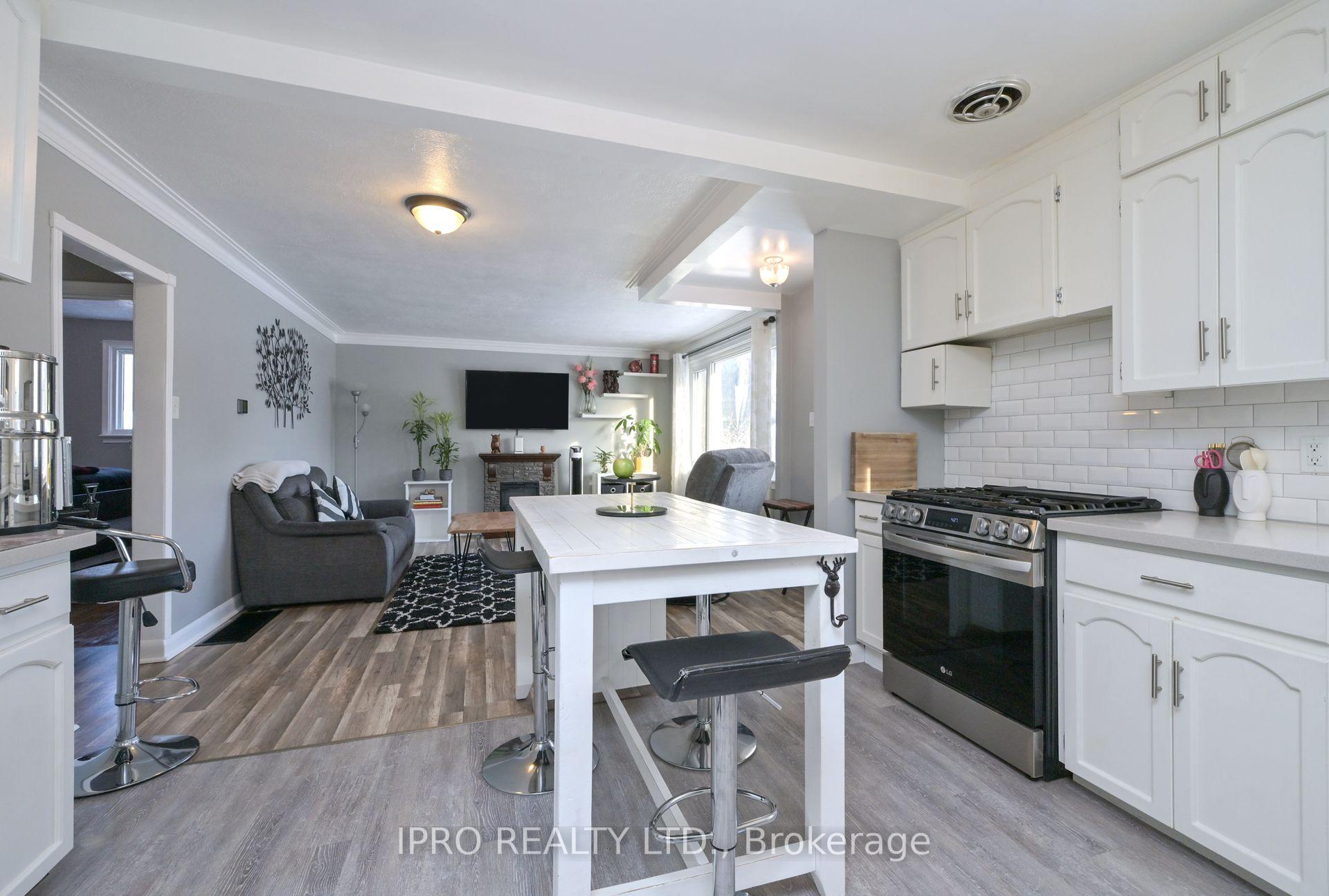 Photo 6 of 204 Brock Street, Clearview, Stayner — HOMEH