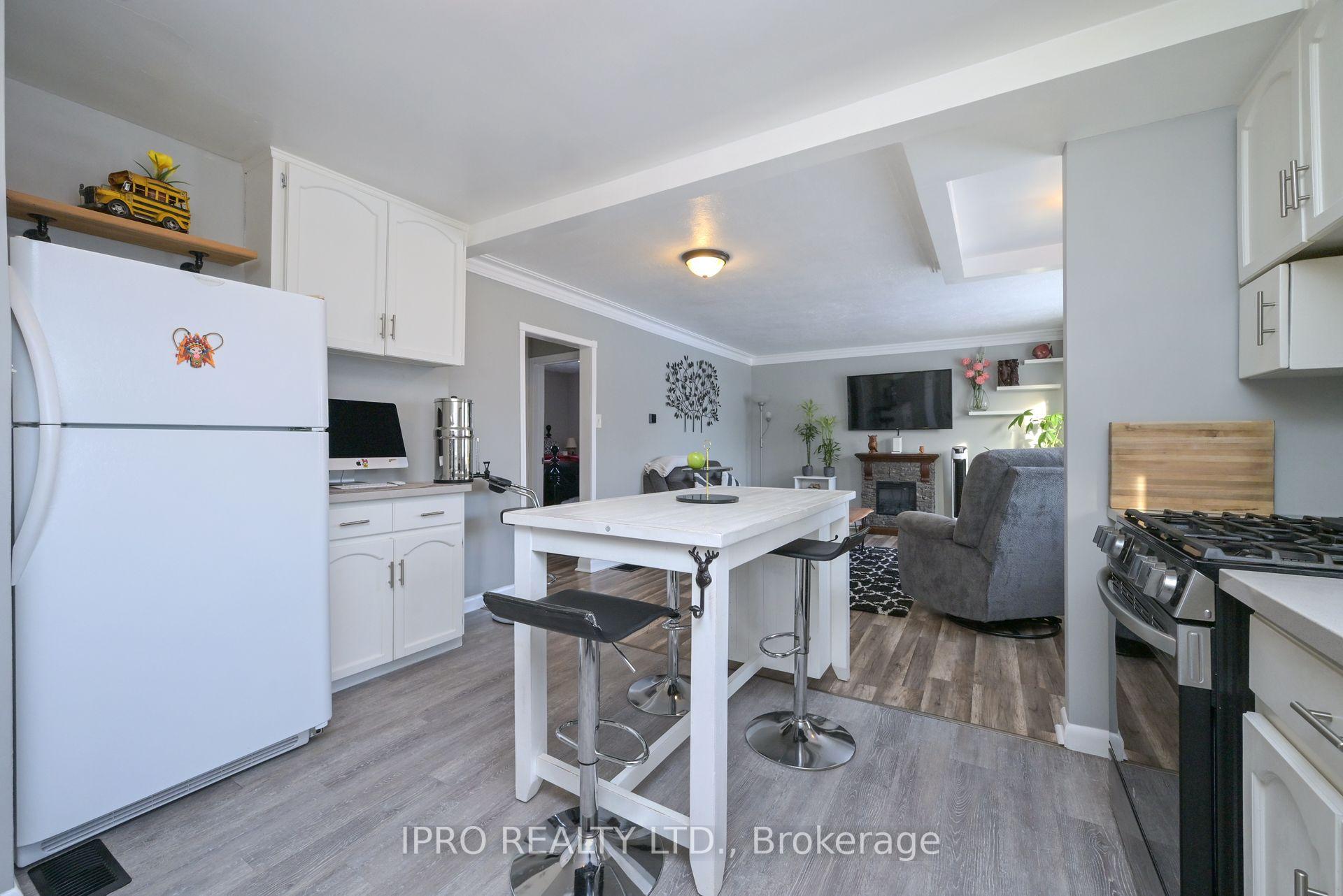 Photo 7 of 204 Brock Street, Clearview, Stayner — HOMEH