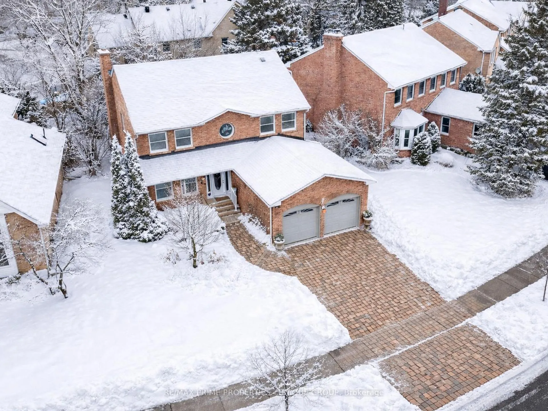 Photo 2 of 9 Longwater Chase, Markham, Unionville — HOMEH
