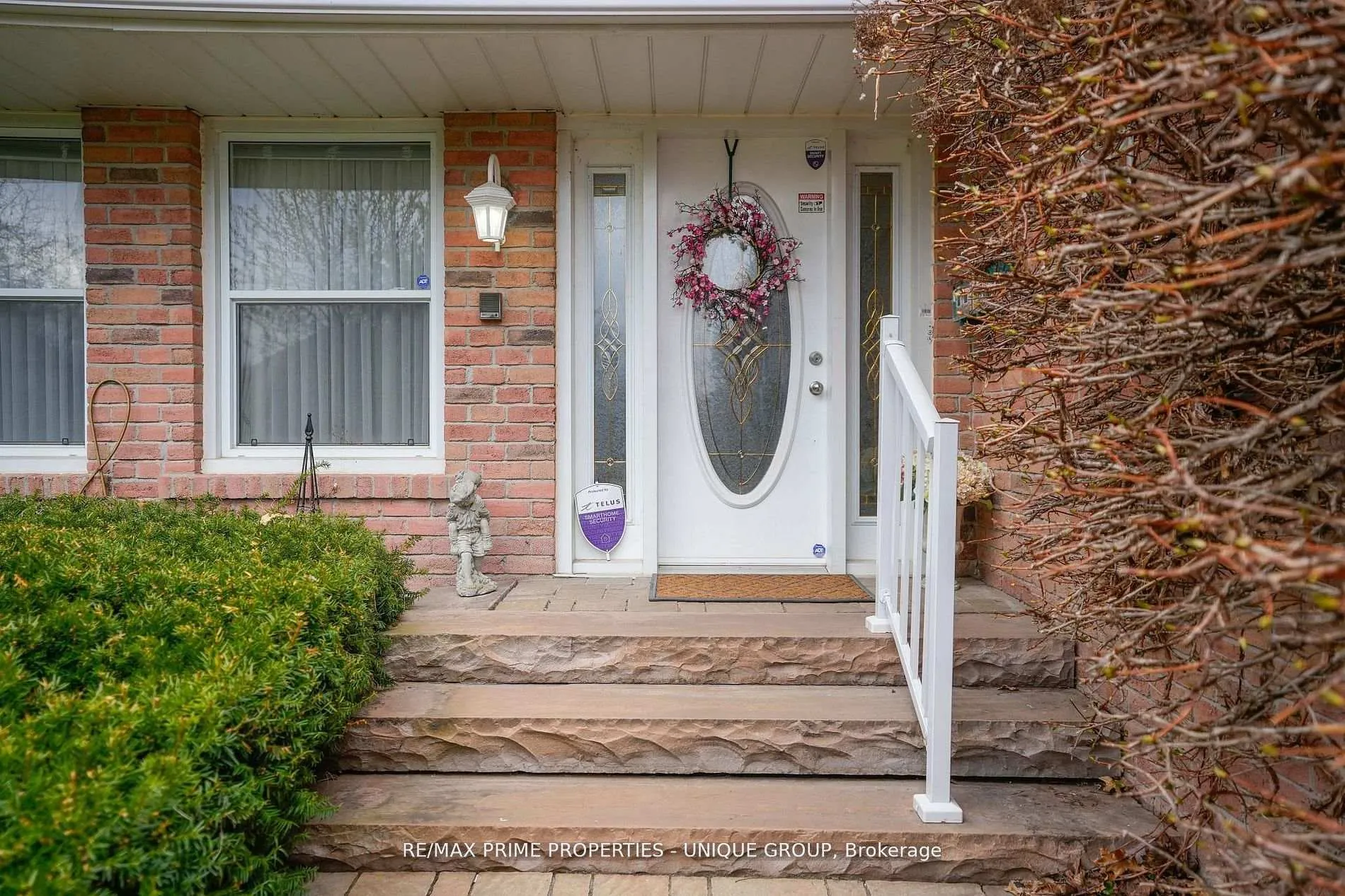 Photo 3 of 9 Longwater Chase, Markham, Unionville — HOMEH