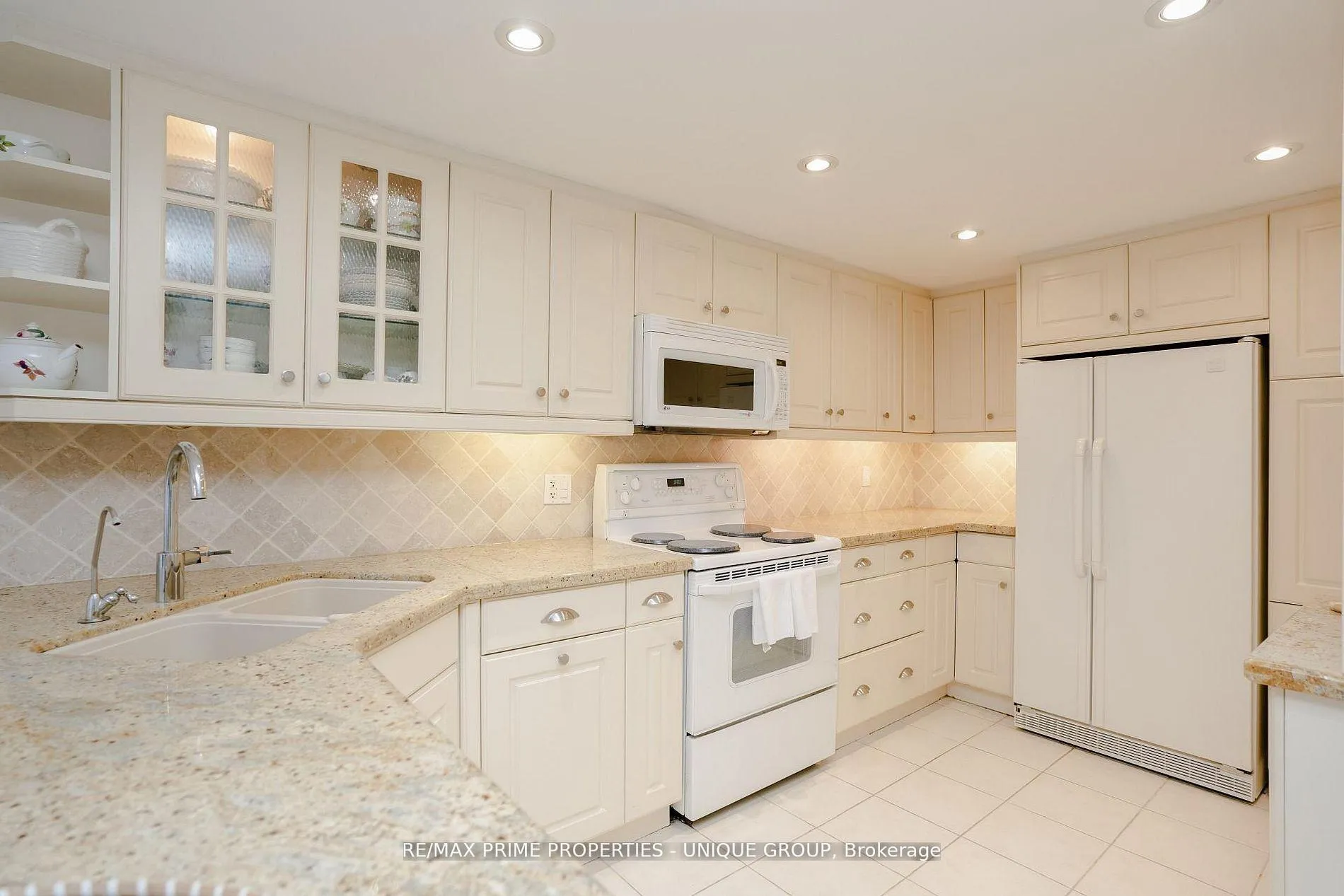 Photo 40 of 9 Longwater Chase, Markham, Unionville — HOMEH