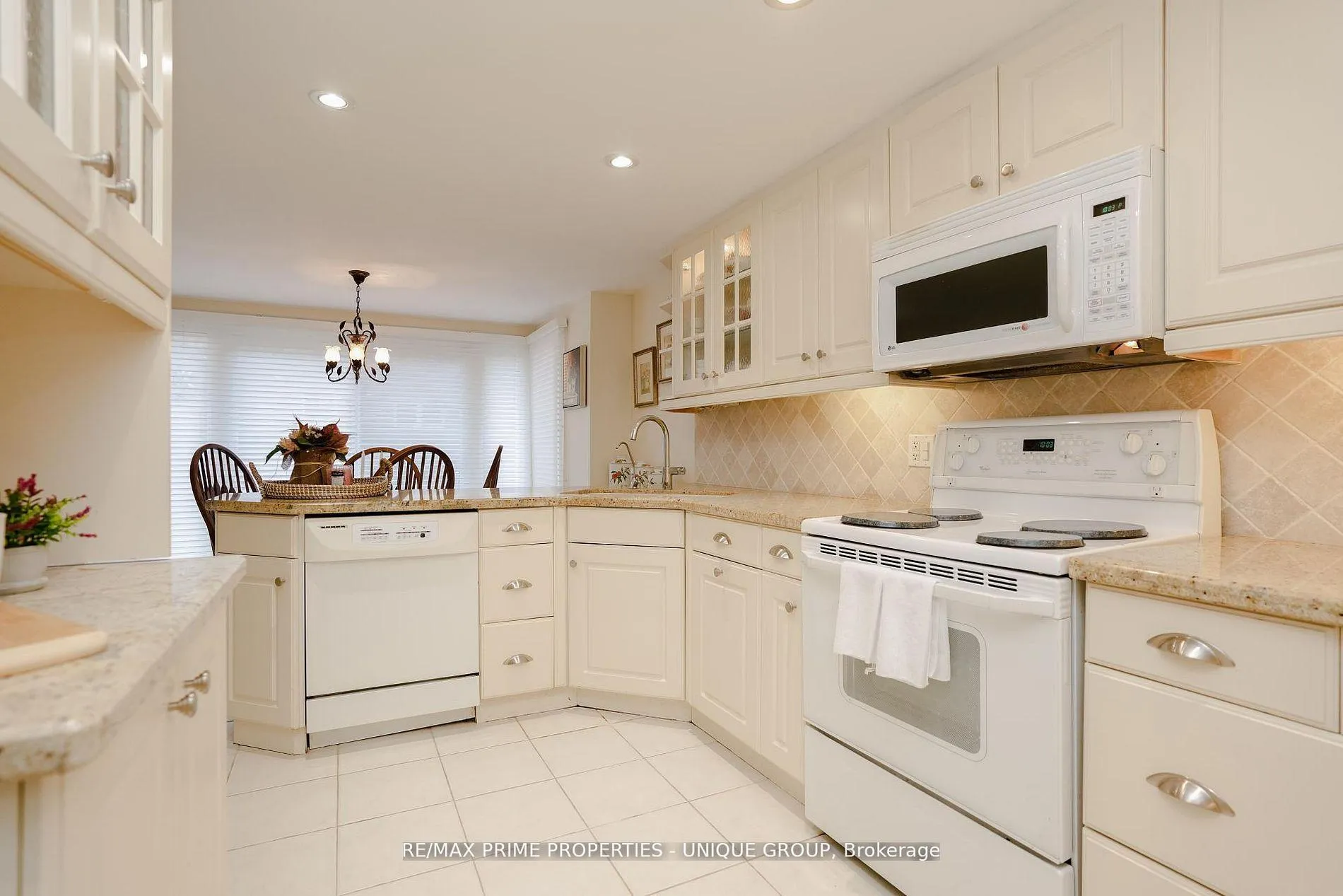 Photo 41 of 9 Longwater Chase, Markham, Unionville — HOMEH