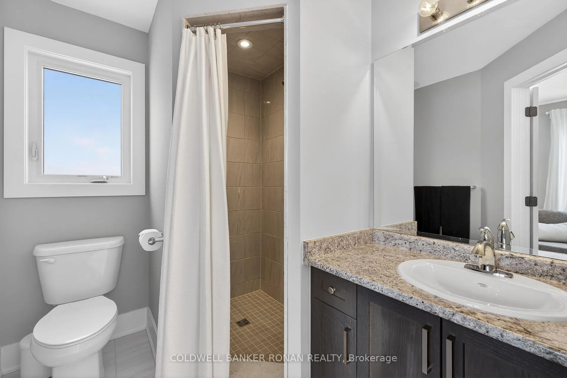 Photo 31 of 84 Holt Drive, New Tecumseth, Alliston — HOMEH