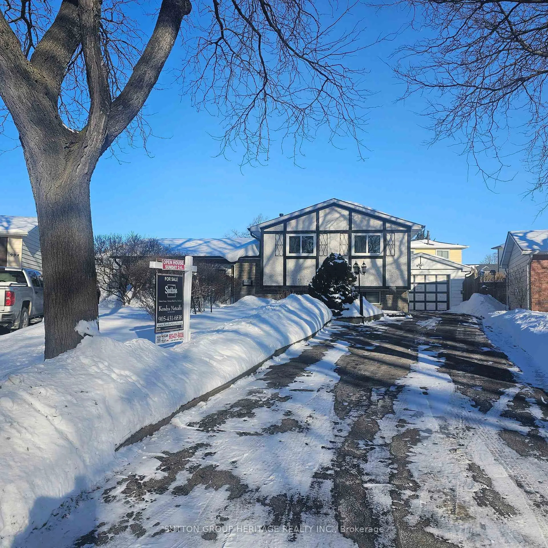 Photo 1 of 998 Cardinal Court, Oshawa, Eastdale — HOMEH