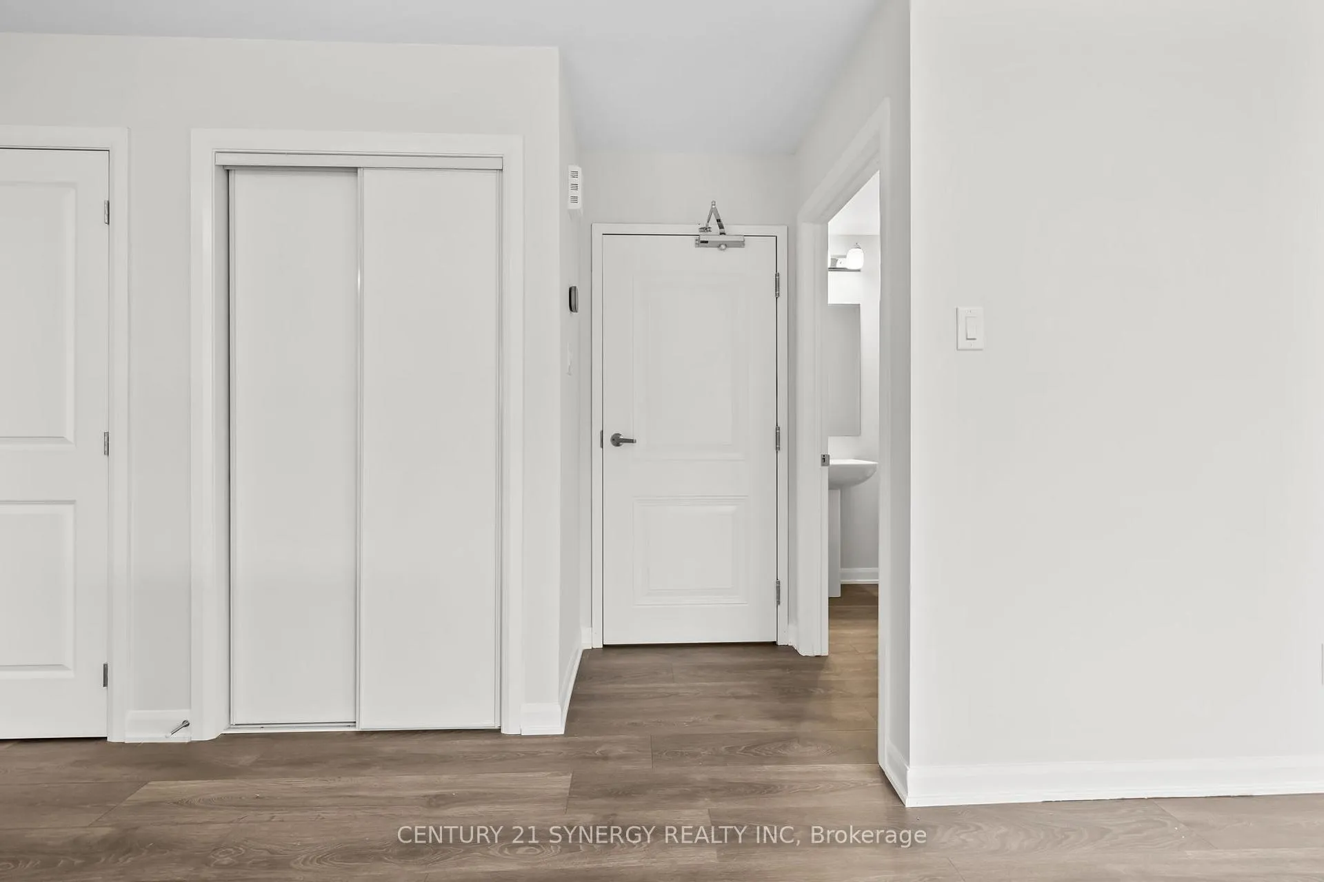 Photo 3 of 1302 Creekway Private, Ottawa, Kanata - Kanata Lakes/Heritage Hills — HOMEH