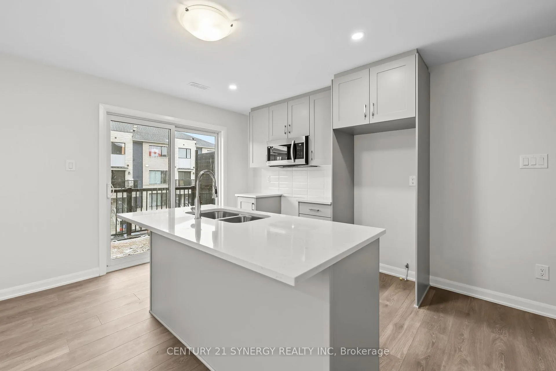 Photo 7 of 1302 Creekway Private, Ottawa, Kanata - Kanata Lakes/Heritage Hills — HOMEH