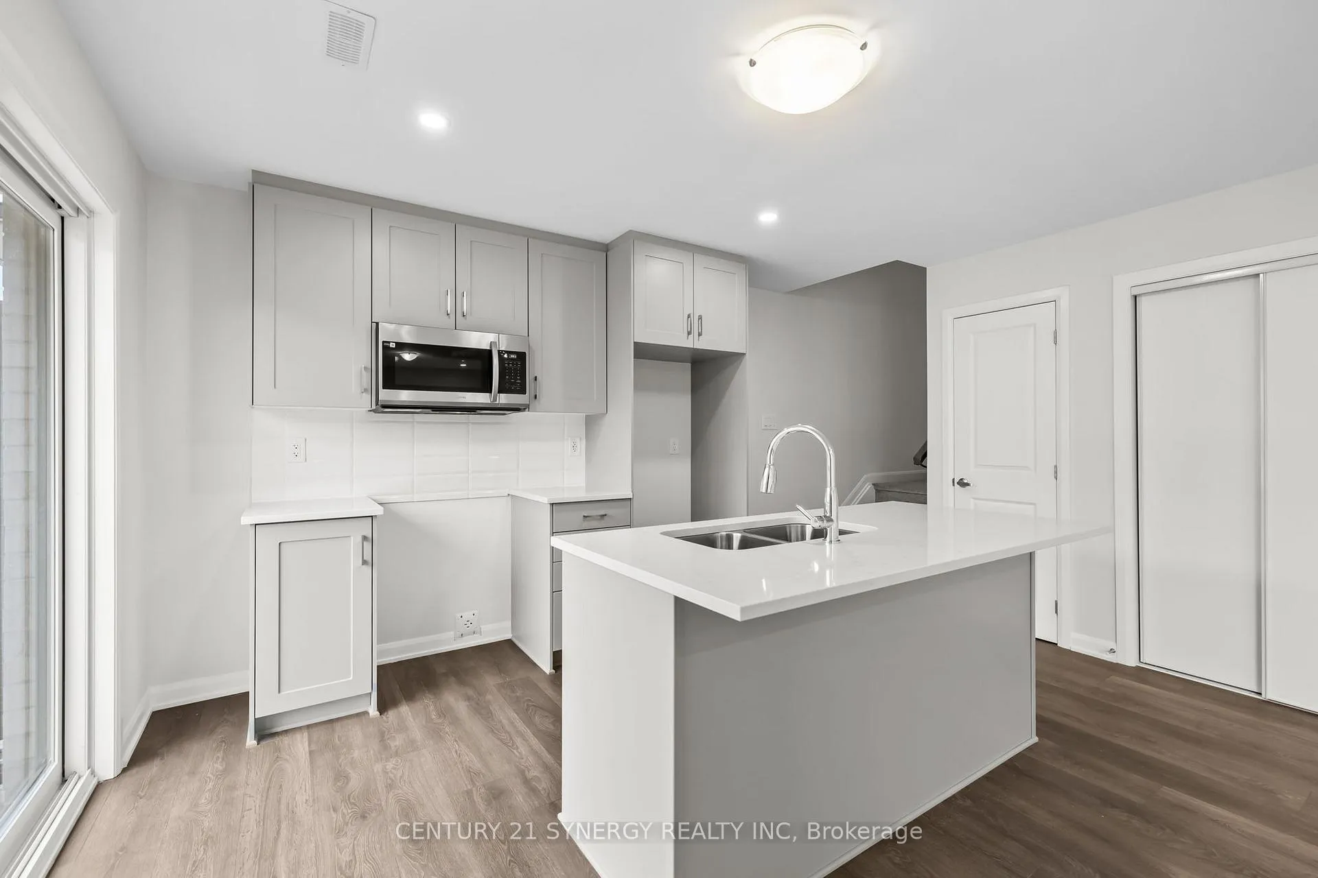 Photo 8 of 1302 Creekway Private, Ottawa, Kanata - Kanata Lakes/Heritage Hills — HOMEH