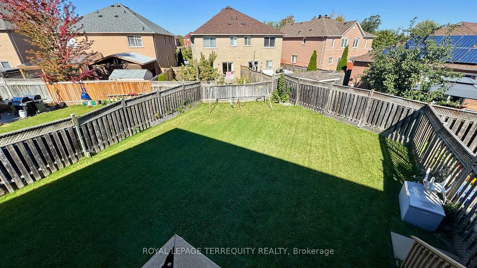 Photo 4 of 95 Tiller Trail, Brampton, Fletcher's Creek Village — HOMEH