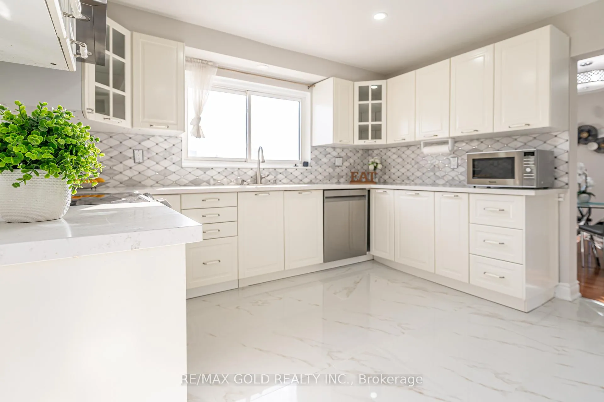 Photo 13 of 9 Dalton Place, Brampton, Southgate — HOMEH