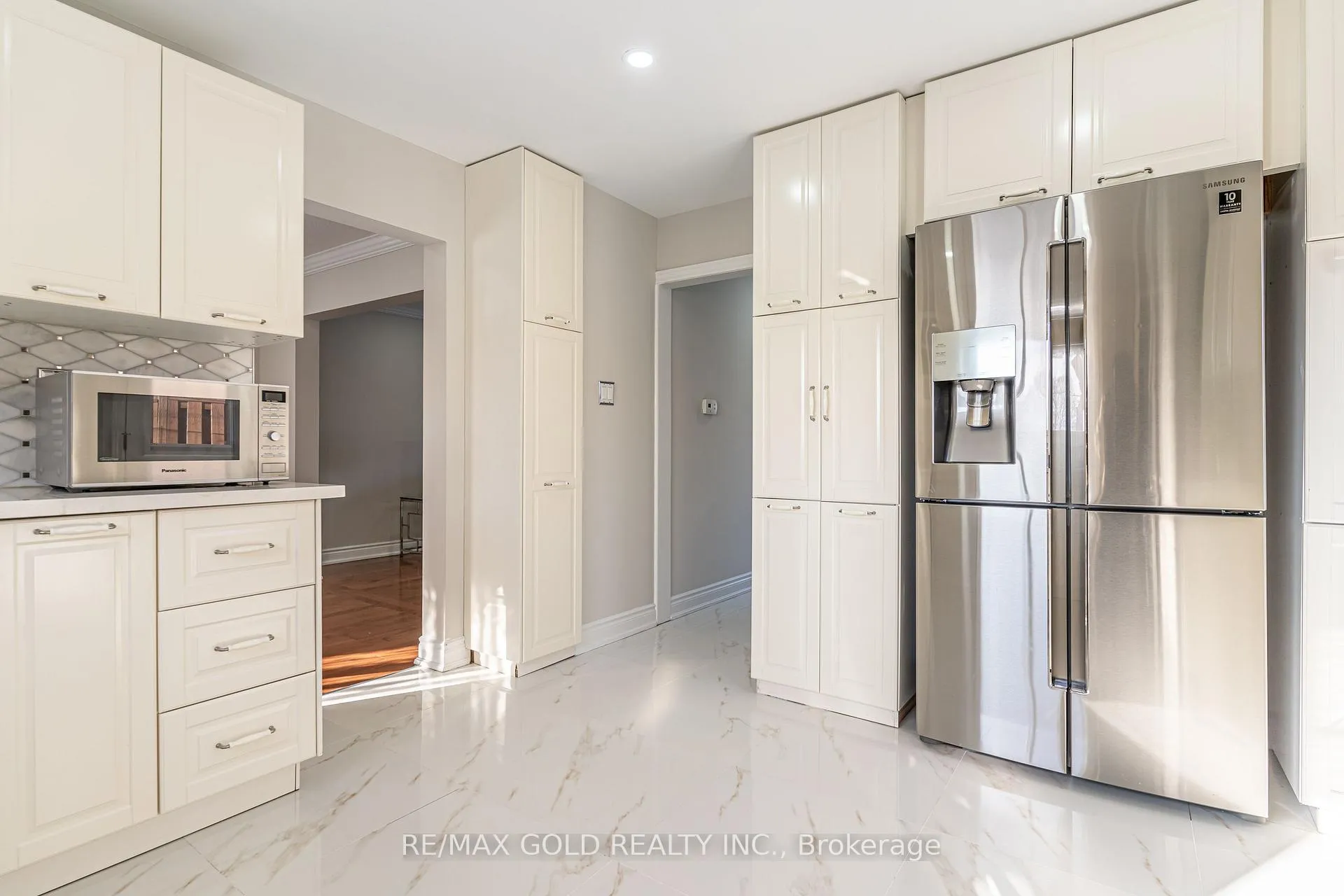 Photo 14 of 9 Dalton Place, Brampton, Southgate — HOMEH