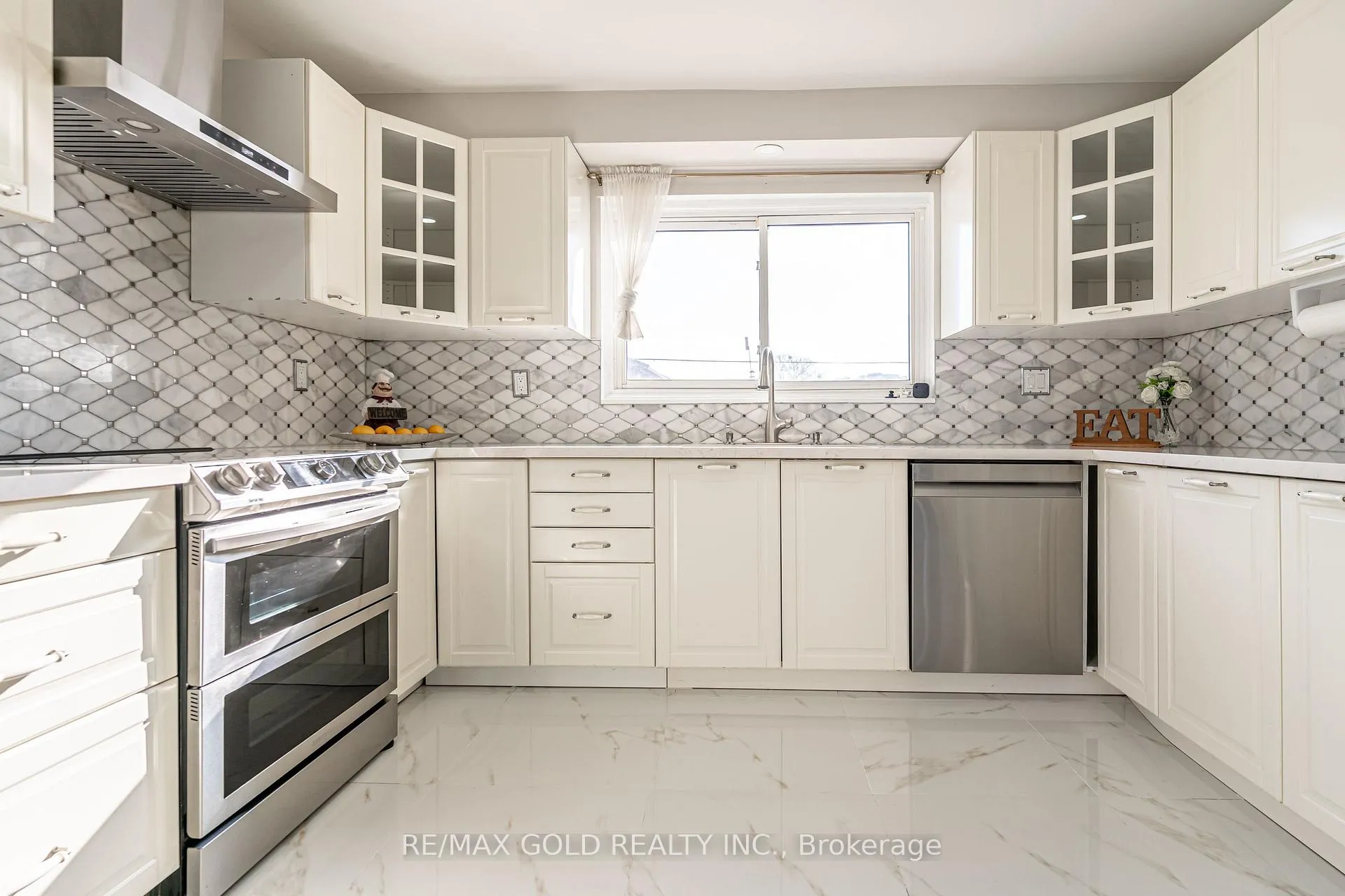 Photo 15 of 9 Dalton Place, Brampton, Southgate — HOMEH