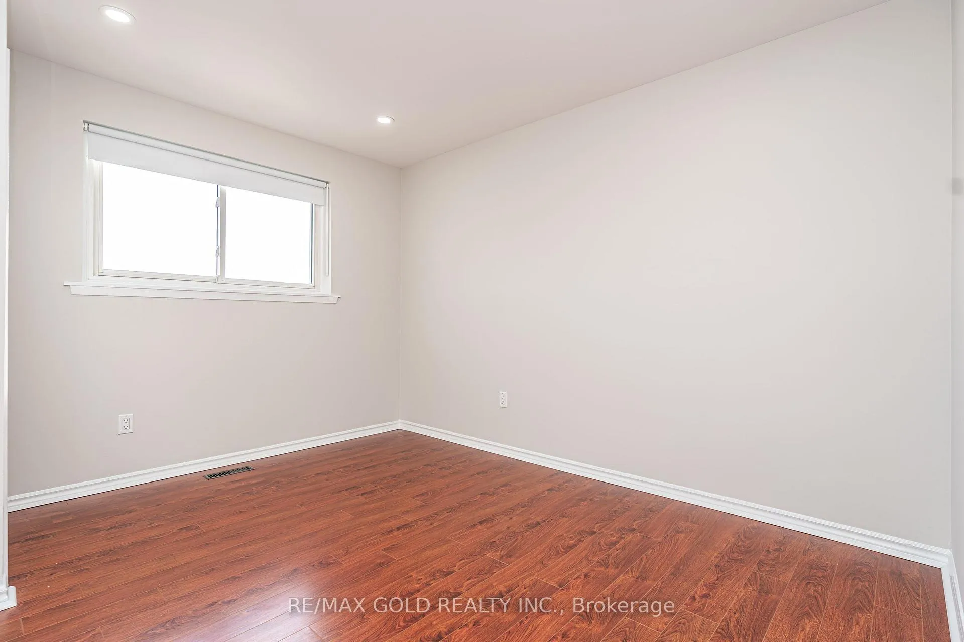 Photo 20 of 9 Dalton Place, Brampton, Southgate — HOMEH