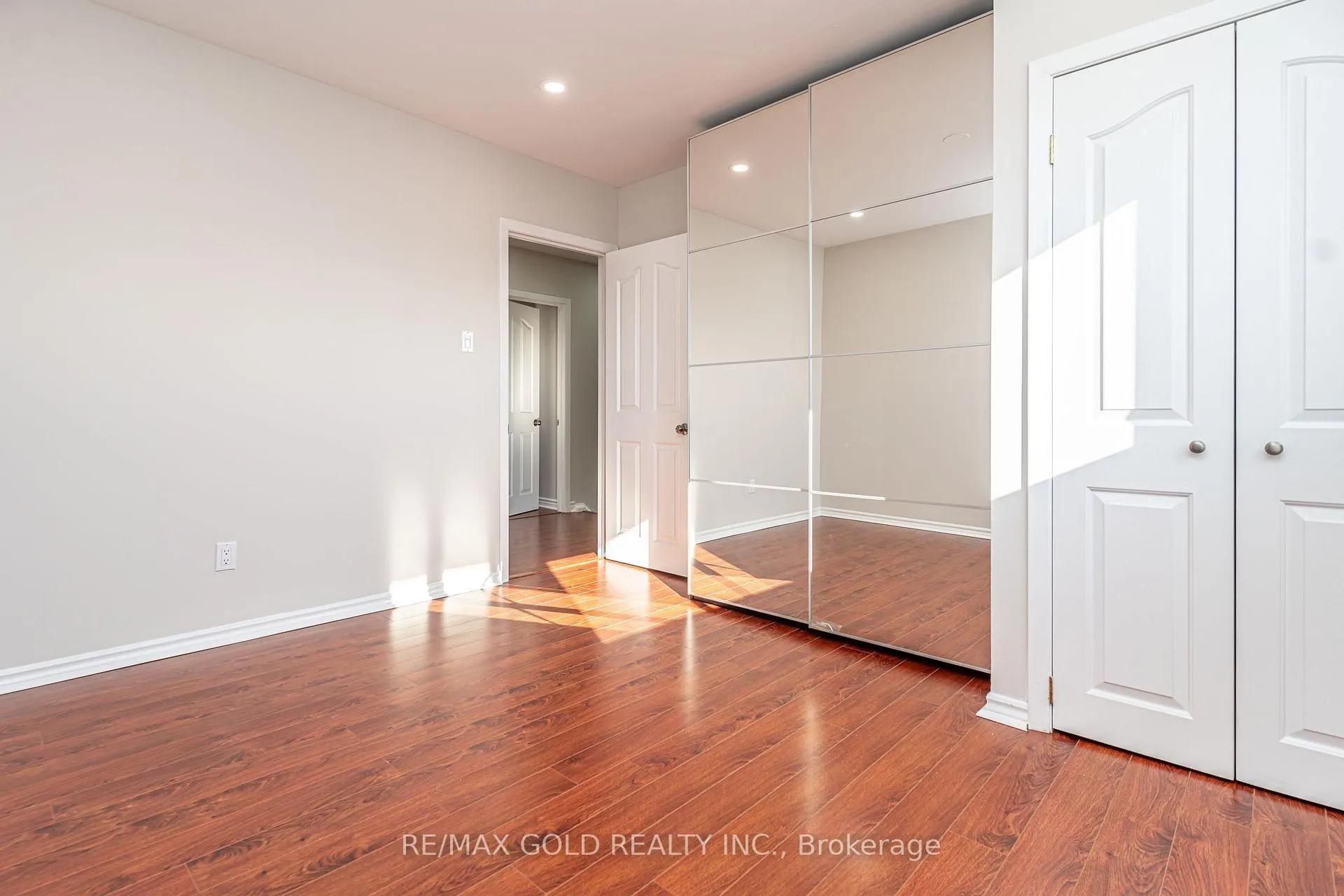 Photo 21 of 9 Dalton Place, Brampton, Southgate — HOMEH