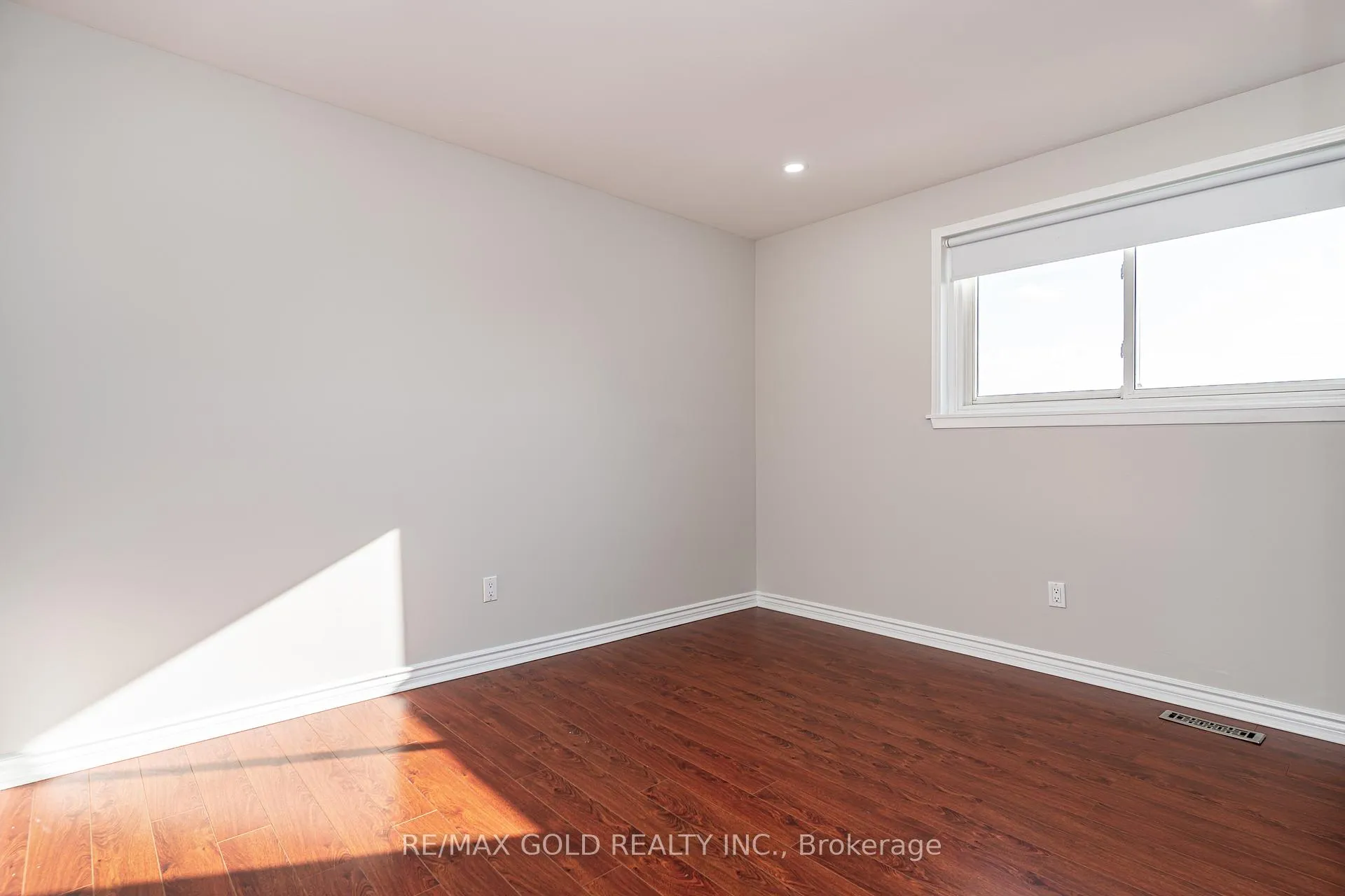 Photo 23 of 9 Dalton Place, Brampton, Southgate — HOMEH