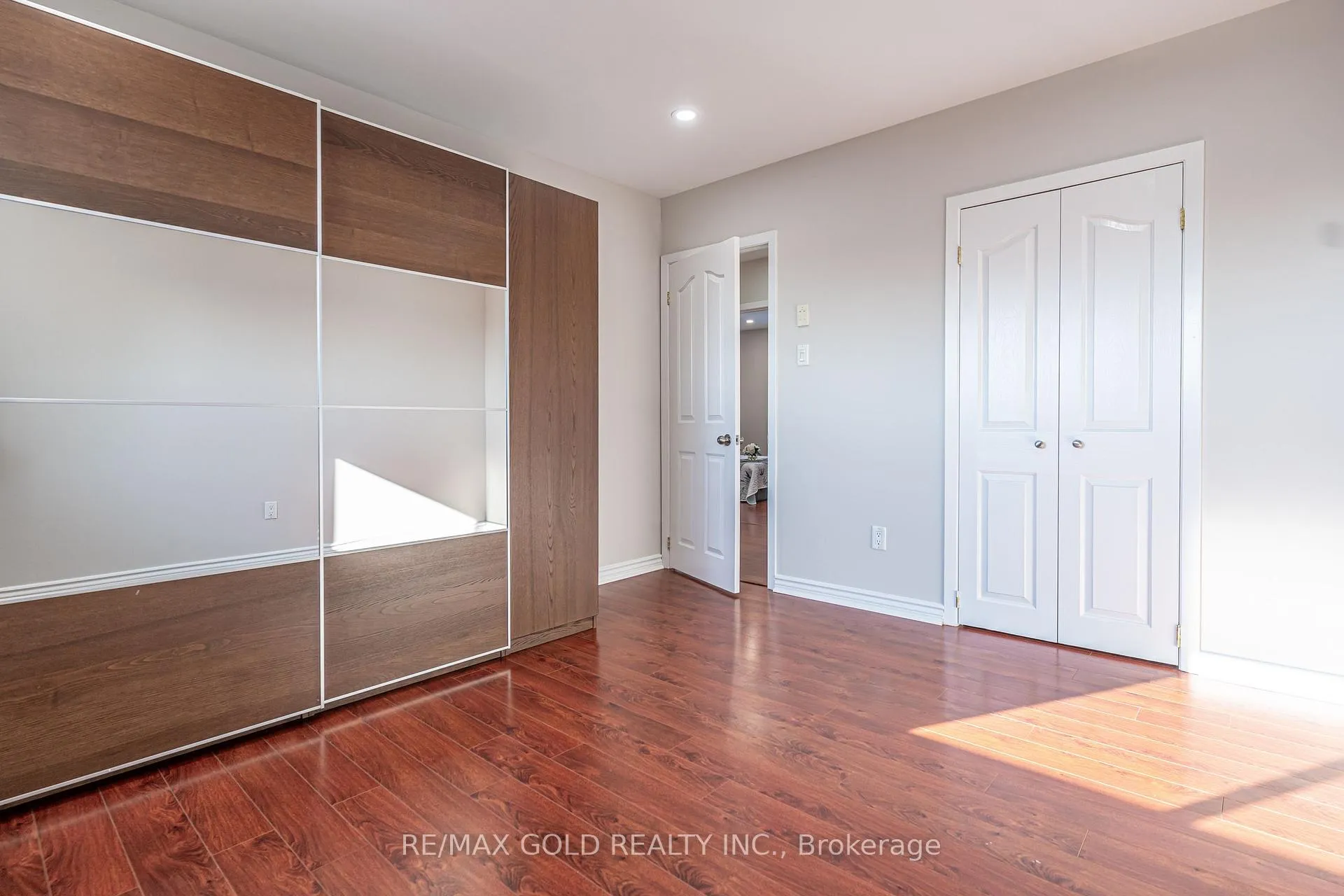 Photo 24 of 9 Dalton Place, Brampton, Southgate — HOMEH