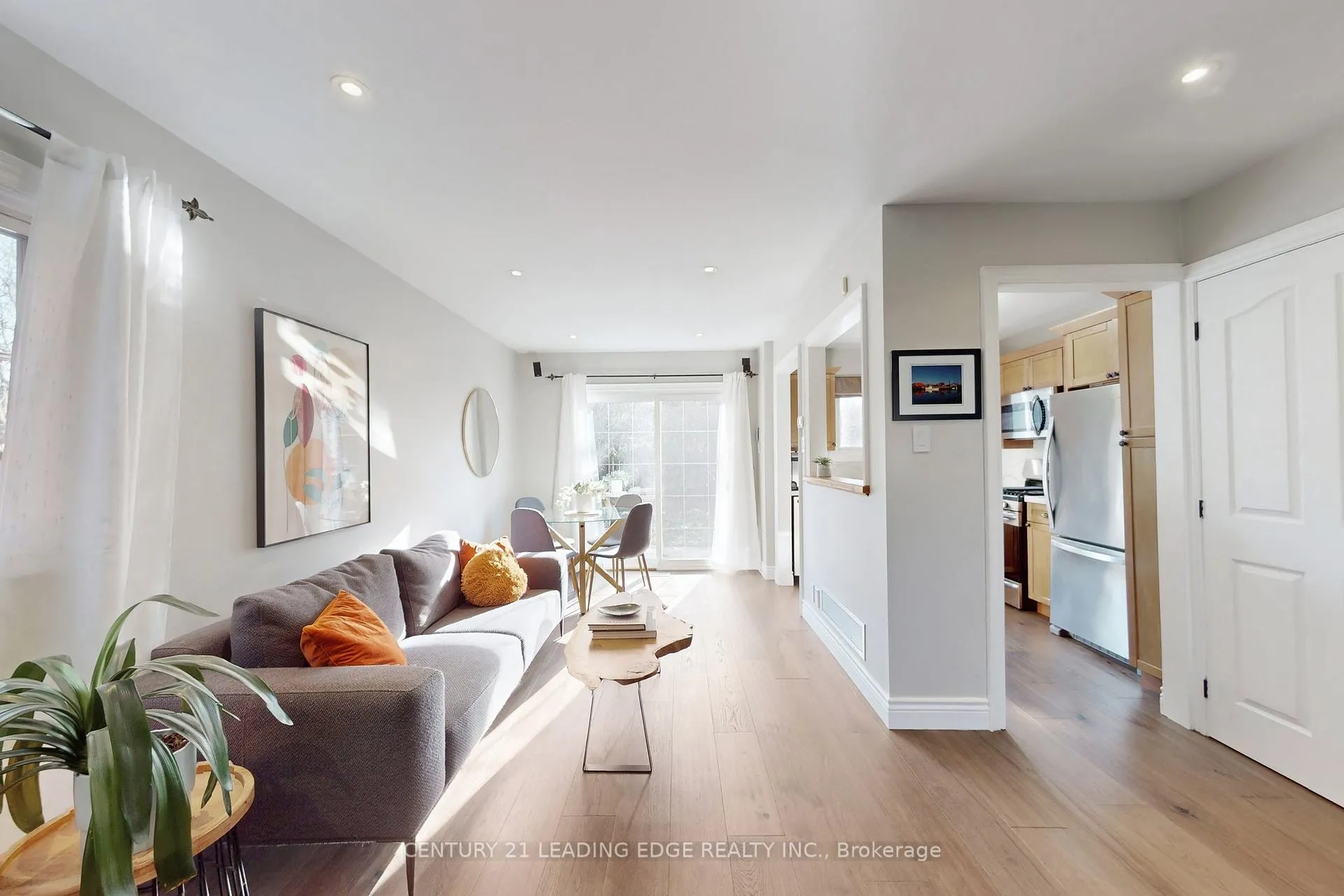 Photo 7 of 49 Madsen Crescent, Markham, Markville — HOMEH