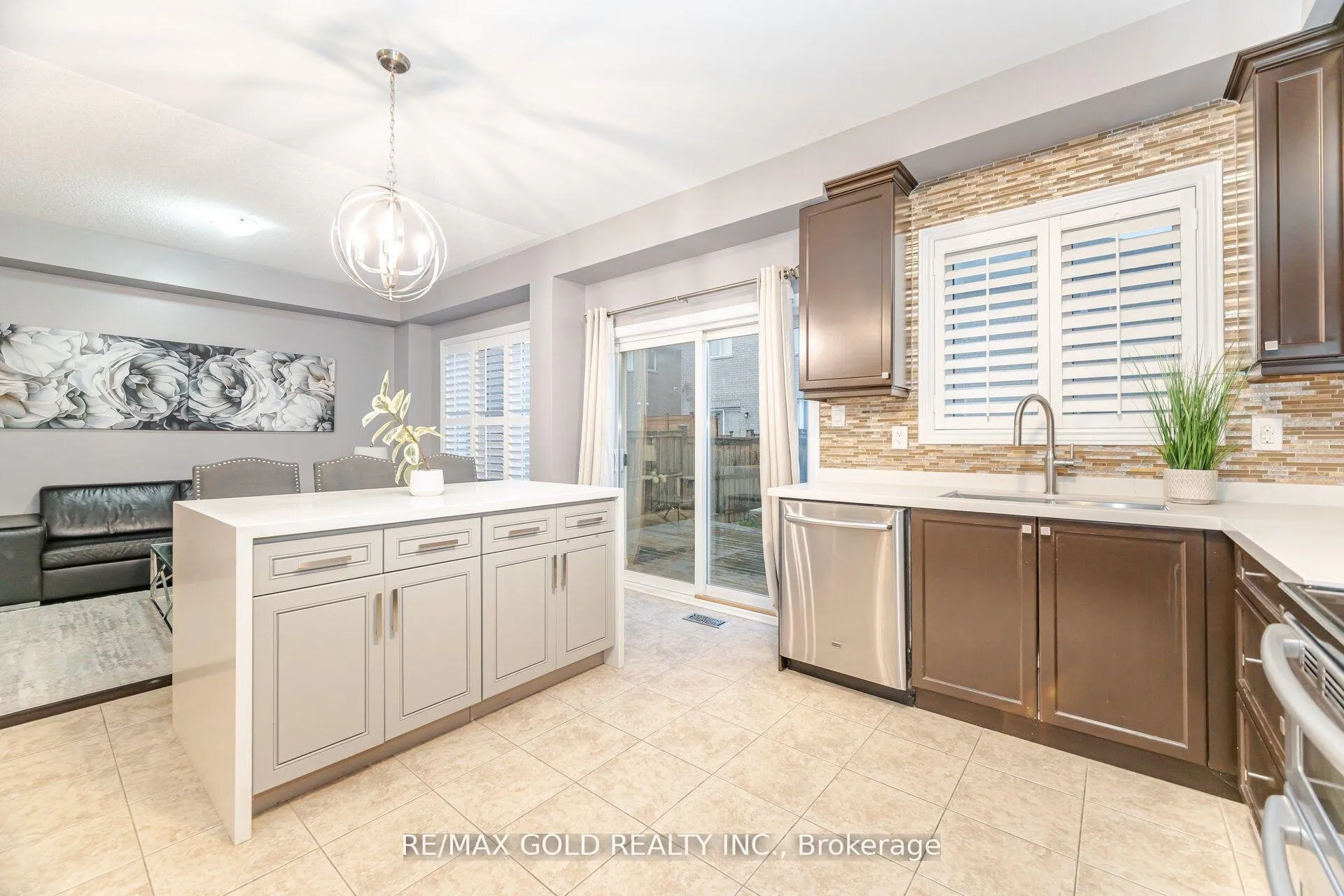 Photo 11 of 32 Daden Oaks Drive, Brampton, Bram East — HOMEH