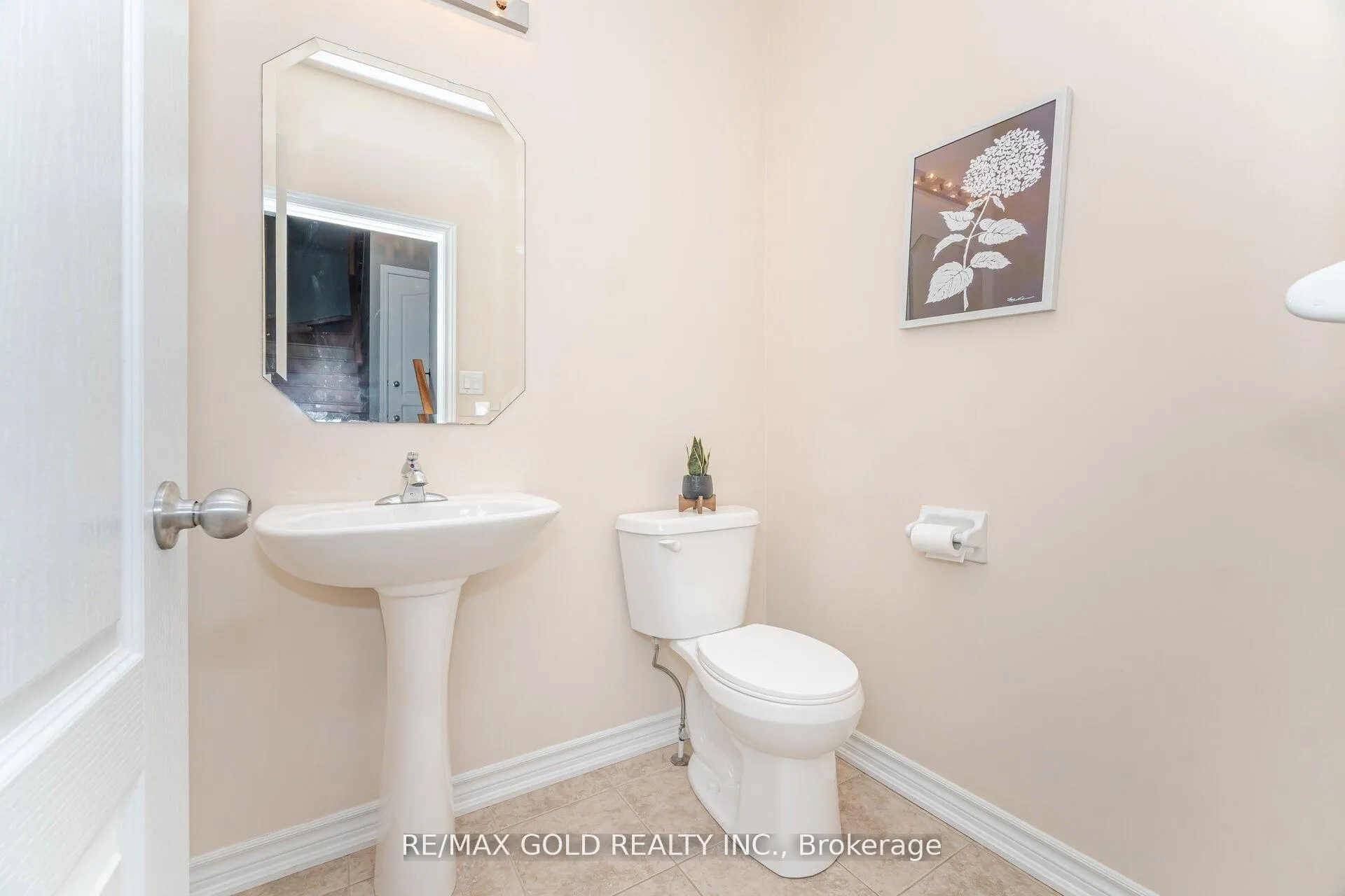 Photo 14 of 32 Daden Oaks Drive, Brampton, Bram East — HOMEH