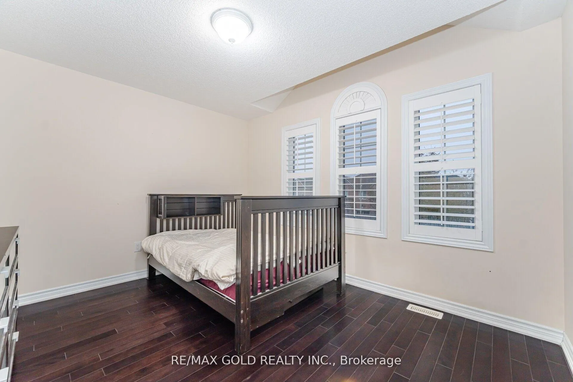 Photo 18 of 32 Daden Oaks Drive, Brampton, Bram East — HOMEH