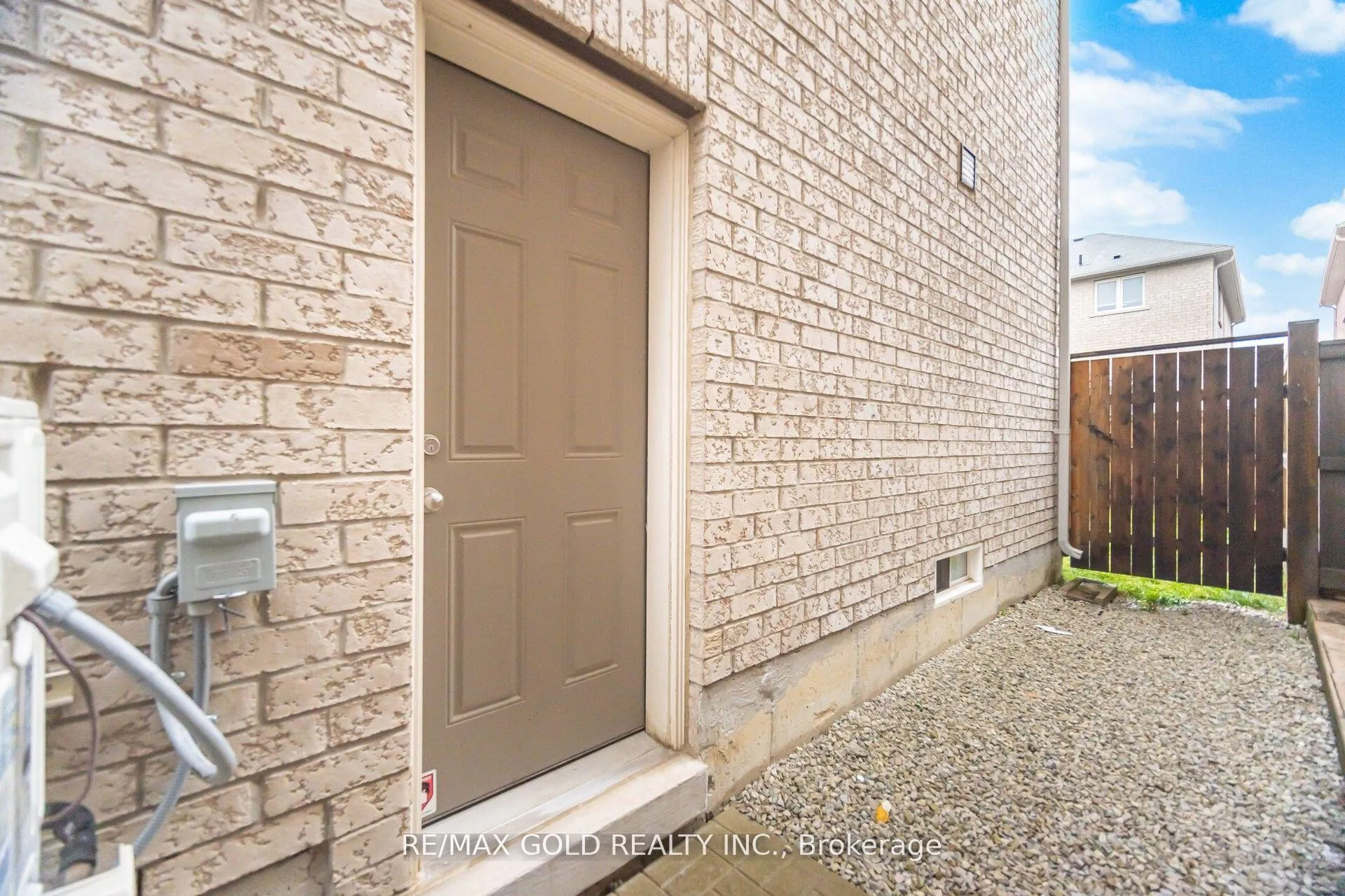Photo 22 of 32 Daden Oaks Drive, Brampton, Bram East — HOMEH