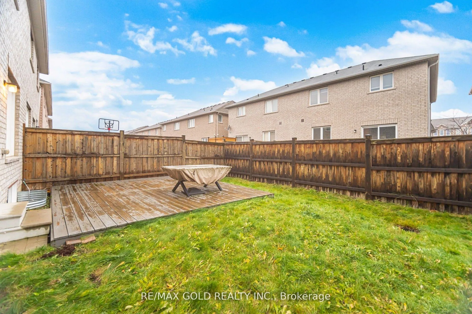 Photo 24 of 32 Daden Oaks Drive, Brampton, Bram East — HOMEH