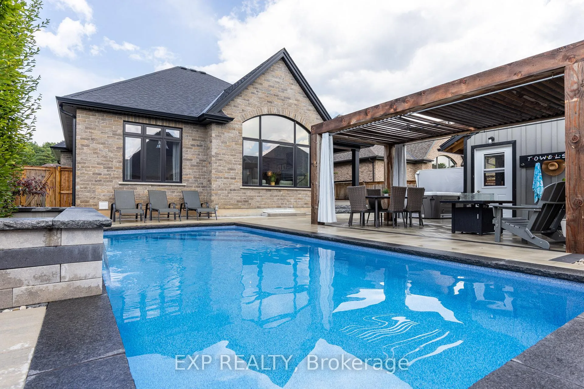 Photo 45 of 12 Rosewood Crescent, Pelham, Fonthill — HOMEH