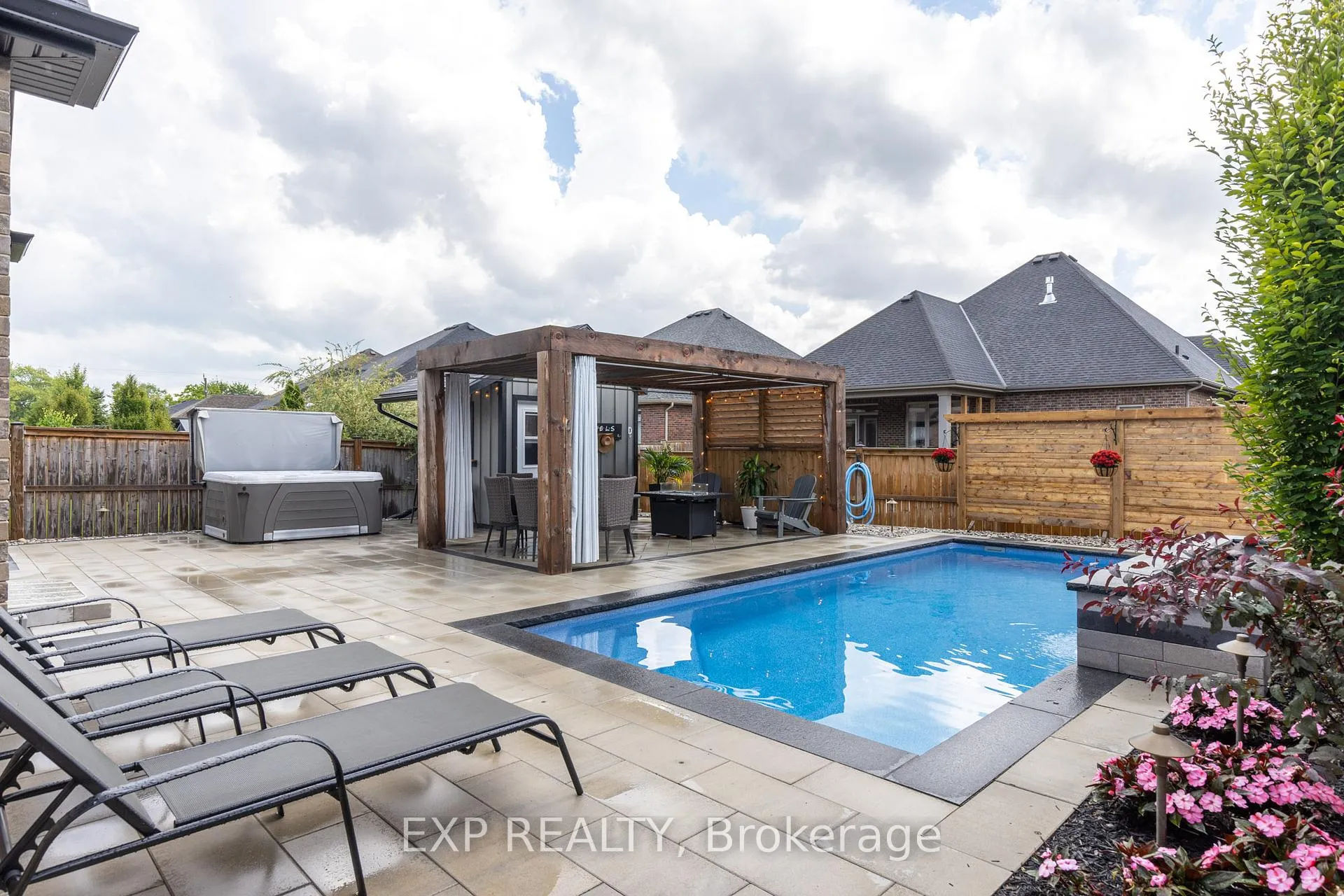 Photo 46 of 12 Rosewood Crescent, Pelham, Fonthill — HOMEH