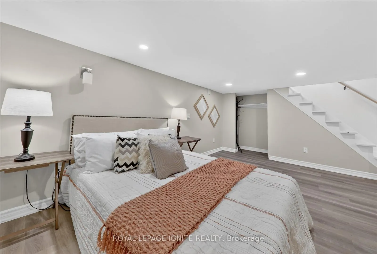 Photo 27 of 390 Jarvis Street, Oshawa, O'Neill — HOMEH