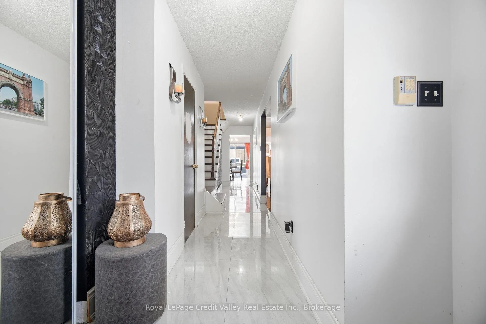 Photo 7 of 18 Silverstream Road, Brampton, Heart Lake West — HOMEH