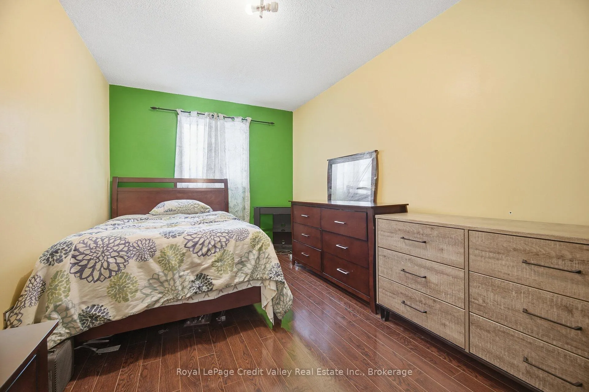 Photo 28 of 18 Silverstream Road, Brampton, Heart Lake West — HOMEH
