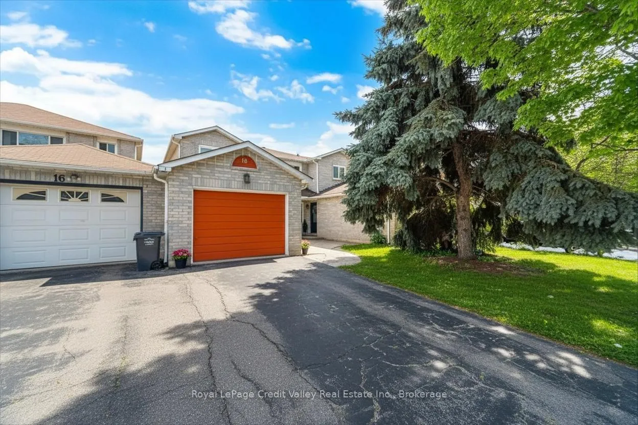 Photo 2 of 18 Silverstream Road, Brampton, Heart Lake West — HOMEH