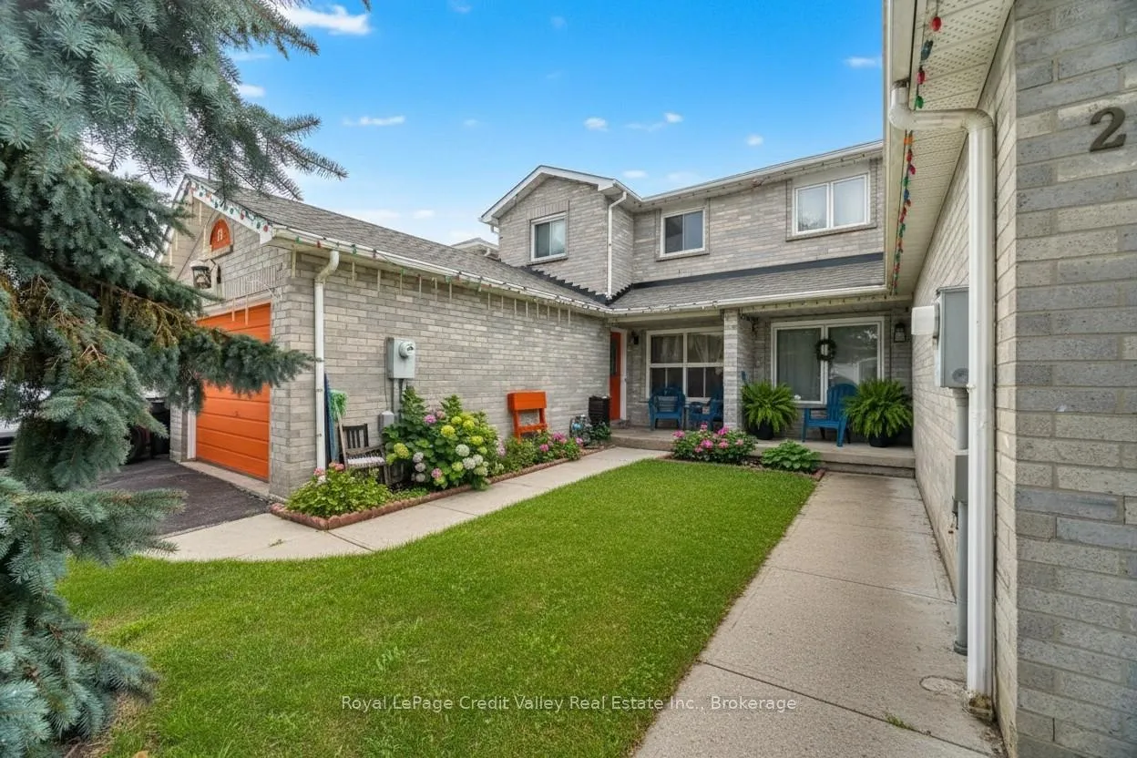 Photo 3 of 18 Silverstream Road, Brampton, Heart Lake West — HOMEH