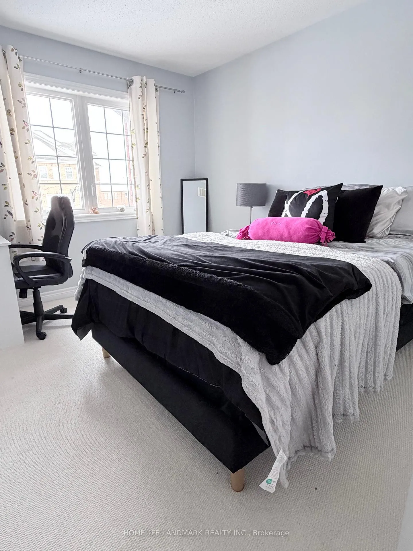 Photo 10 of 51 Truchard Avenue, Markham, Berczy — HOMEH